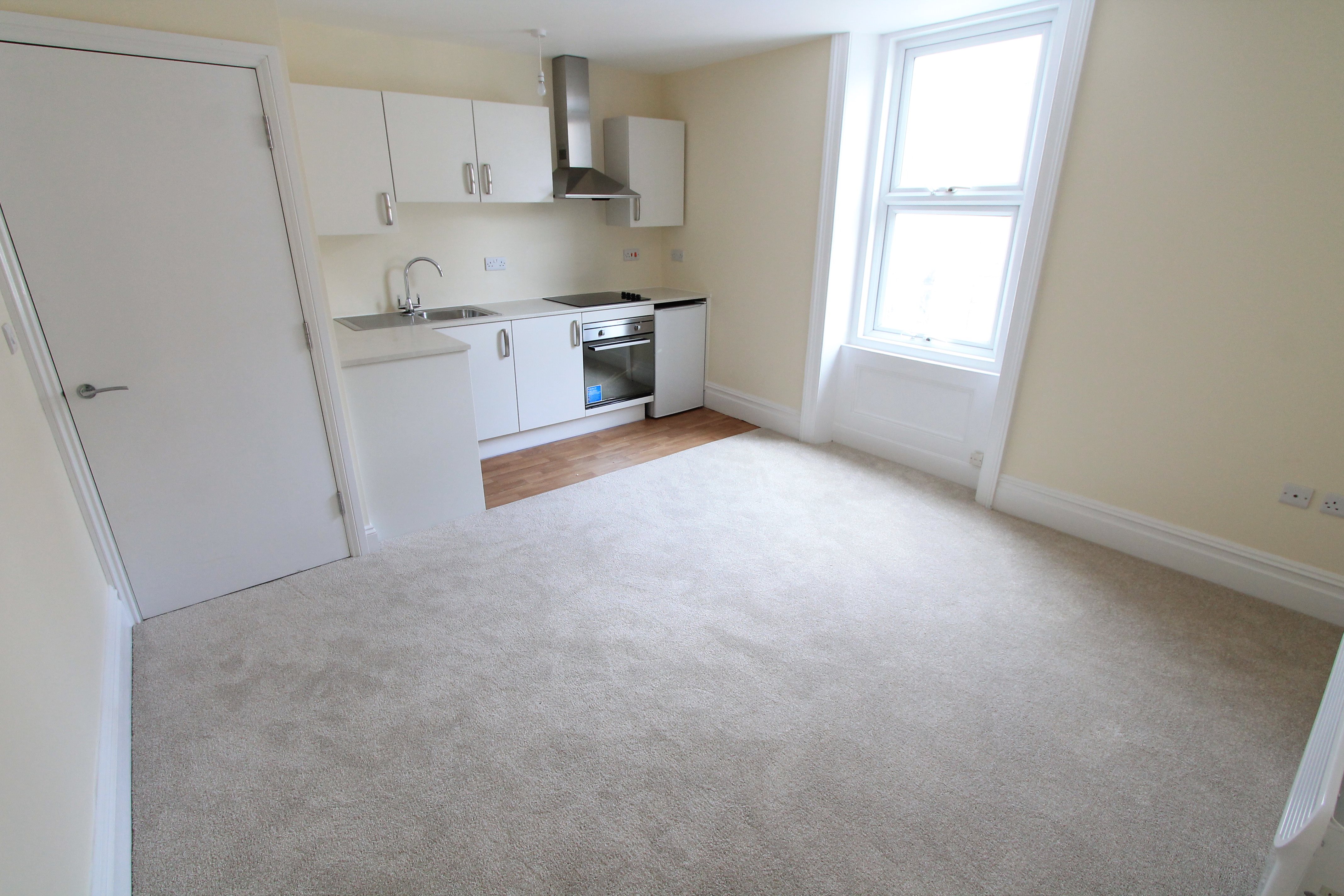 2 bed flat to rent in Verulam Place, Bournemouth  - Property Image 4