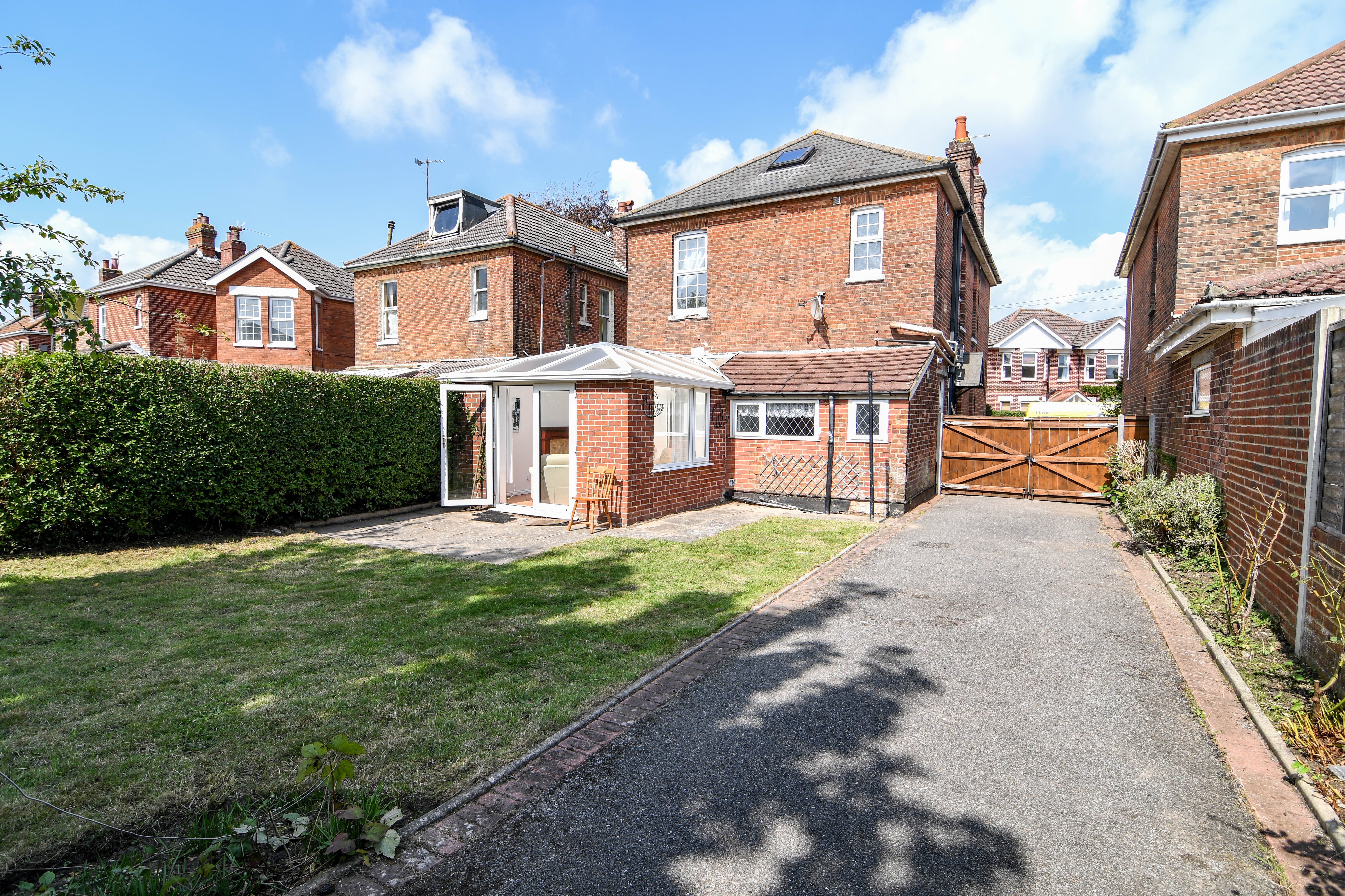 6 bed house to rent in Alma Road, Bournemouth  - Property Image 1