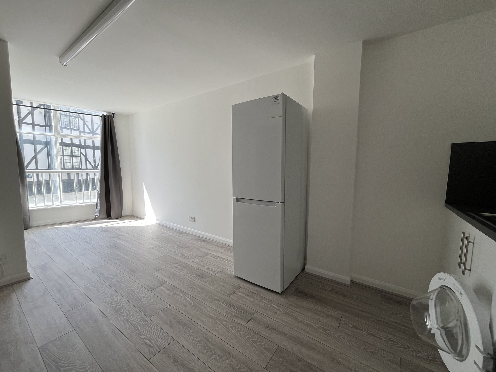 4 bed flat to rent in St Peters Road, Bournemouth  - Property Image 4