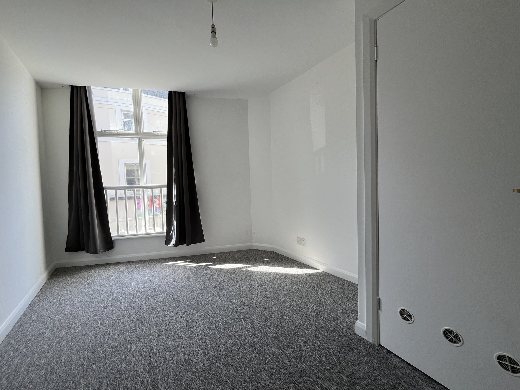 4 bed flat to rent in St Peters Road, Bournemouth  - Property Image 11