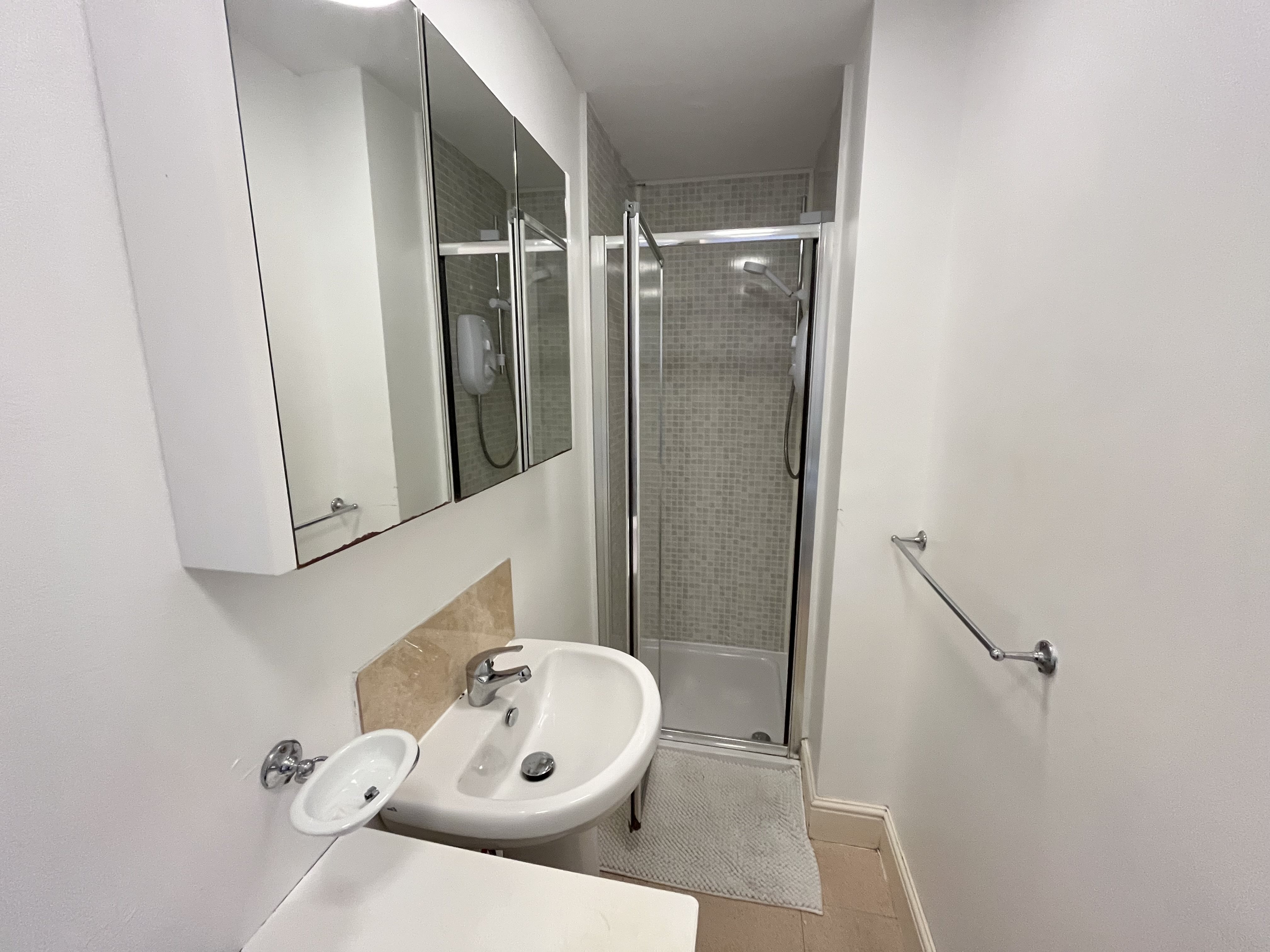 4 bed house to rent in Cardigan Road  - Property Image 9