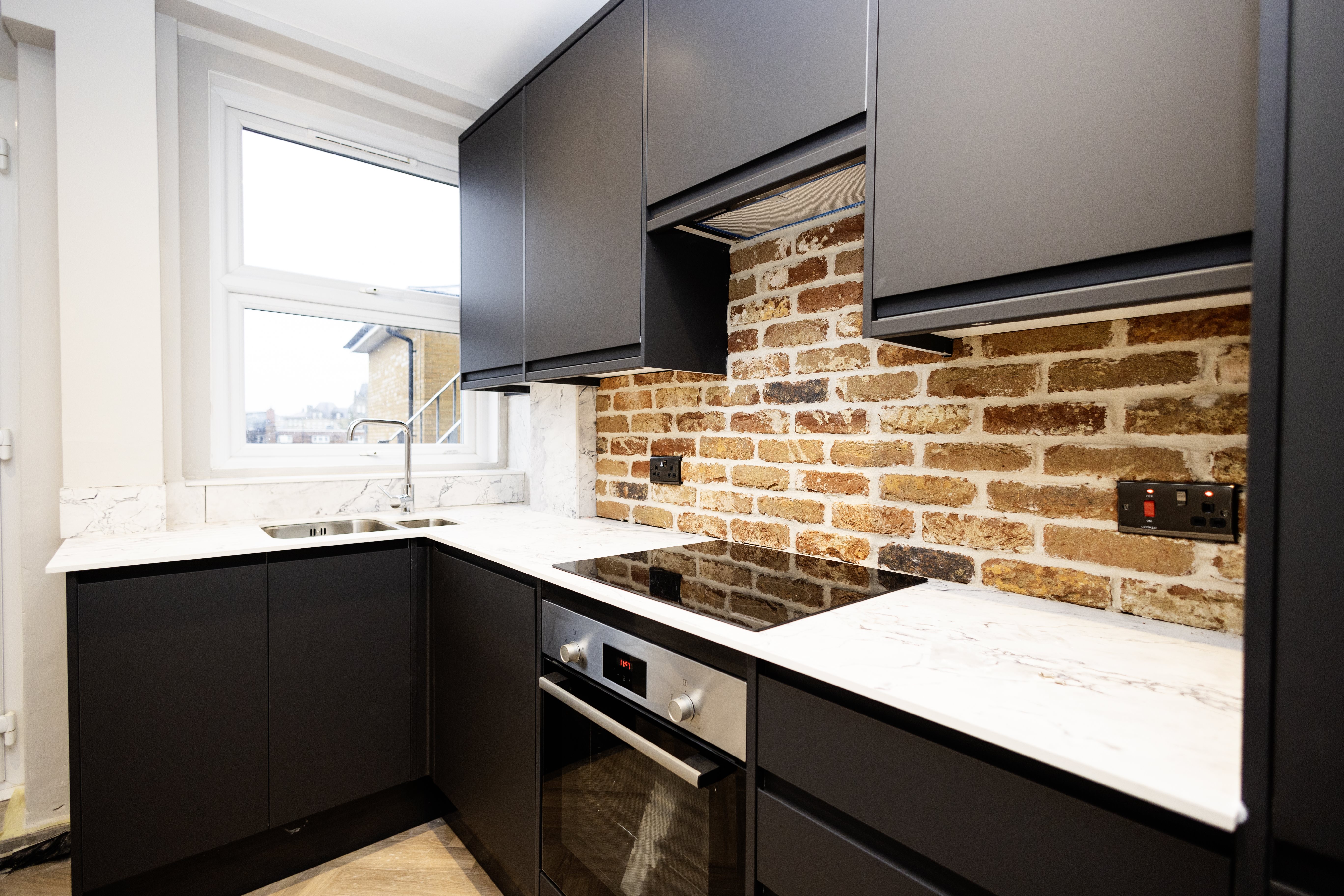 2 bed flat to rent in Richmond Hill, Bournemouth 2