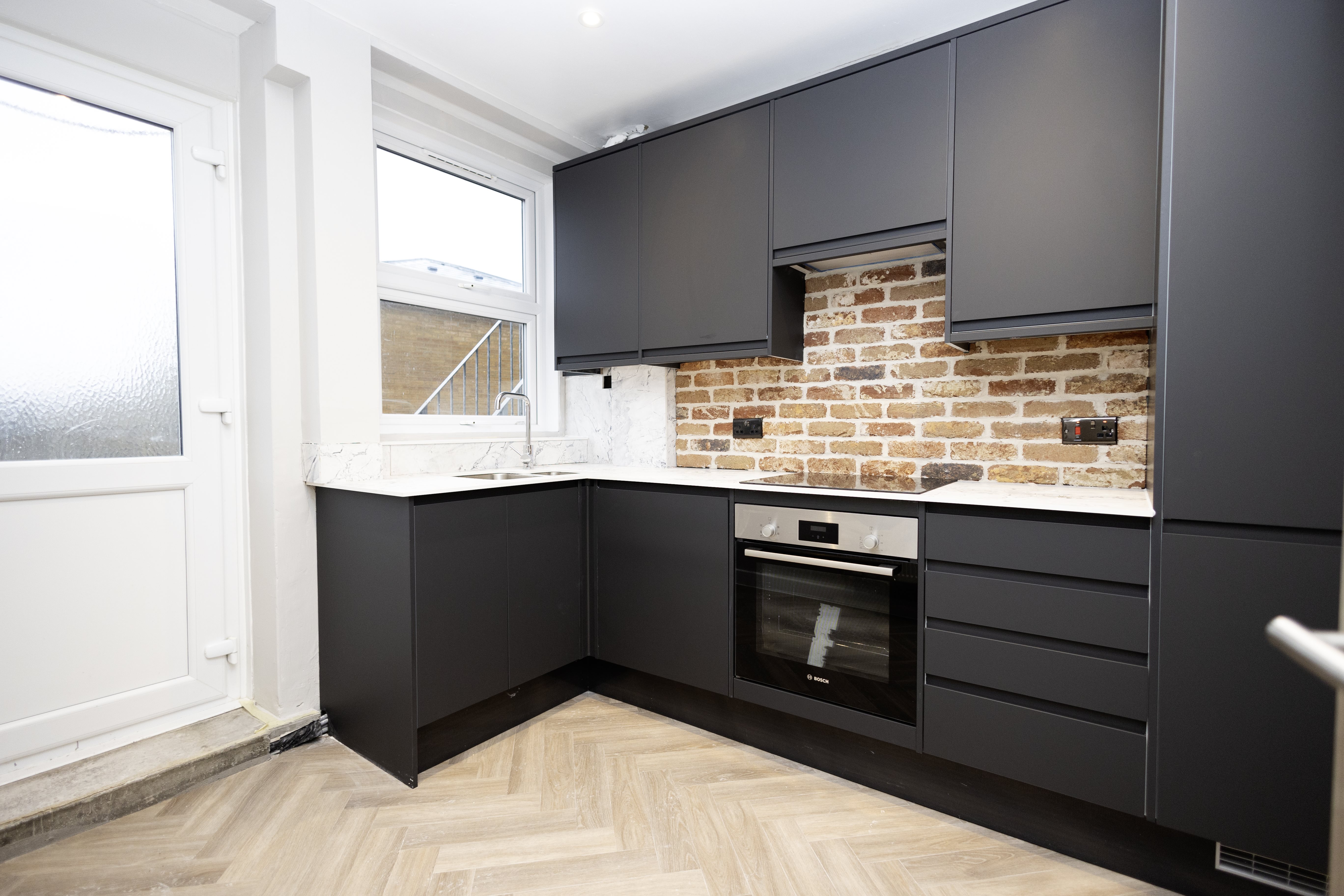 2 bed flat to rent in Richmond Hill, Bournemouth 1