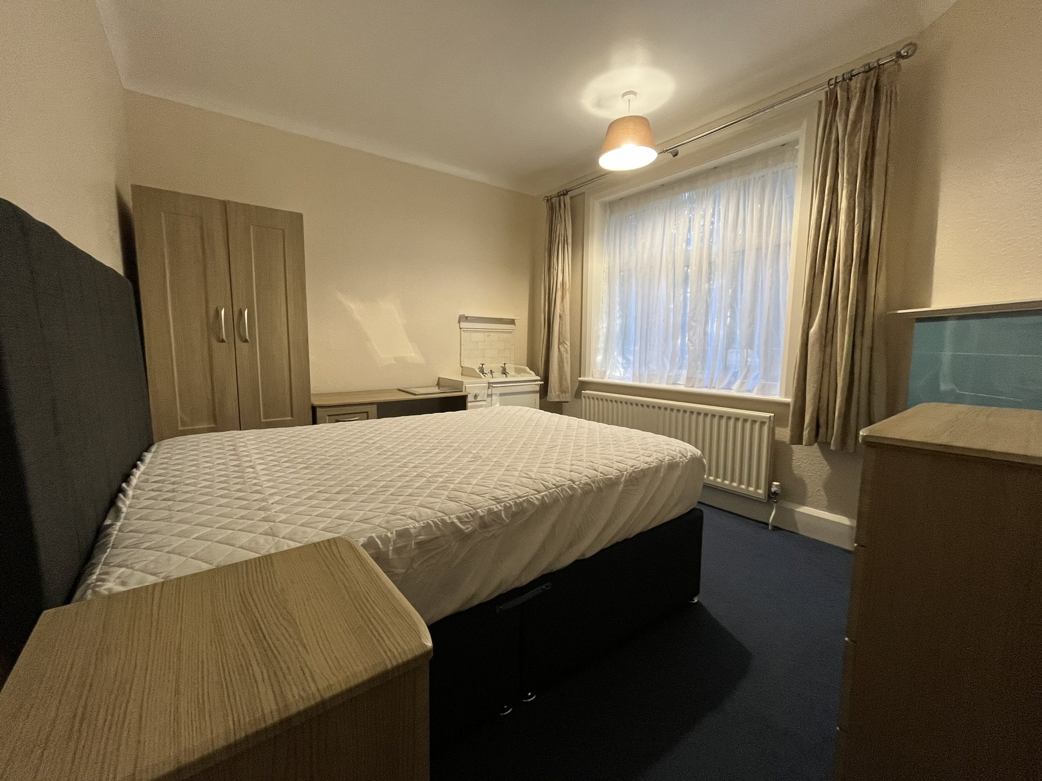 4 bed flat to rent in Gervis Road, Bournemouth 7