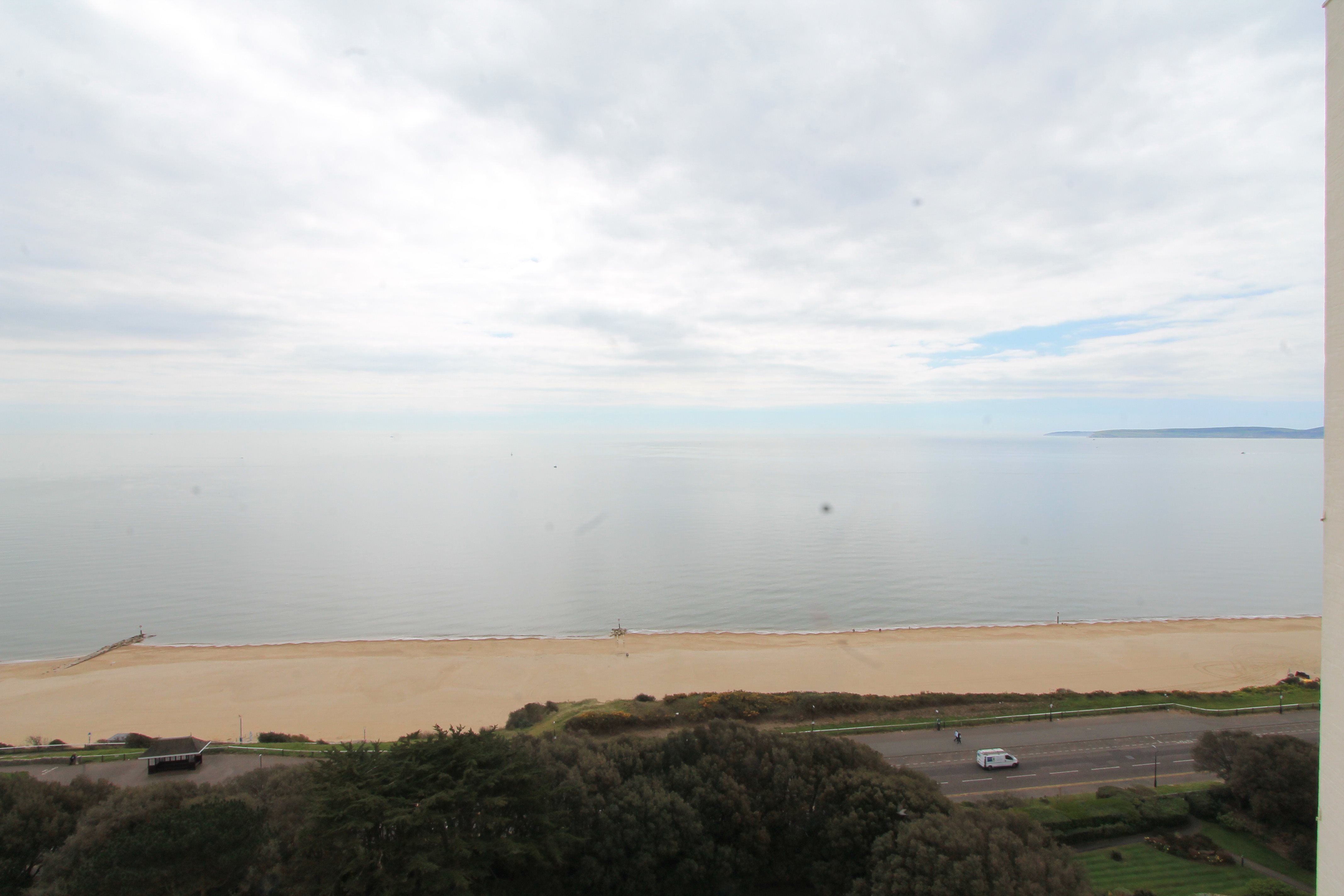 1 bed flat to rent in The Albany, Manor Road 4