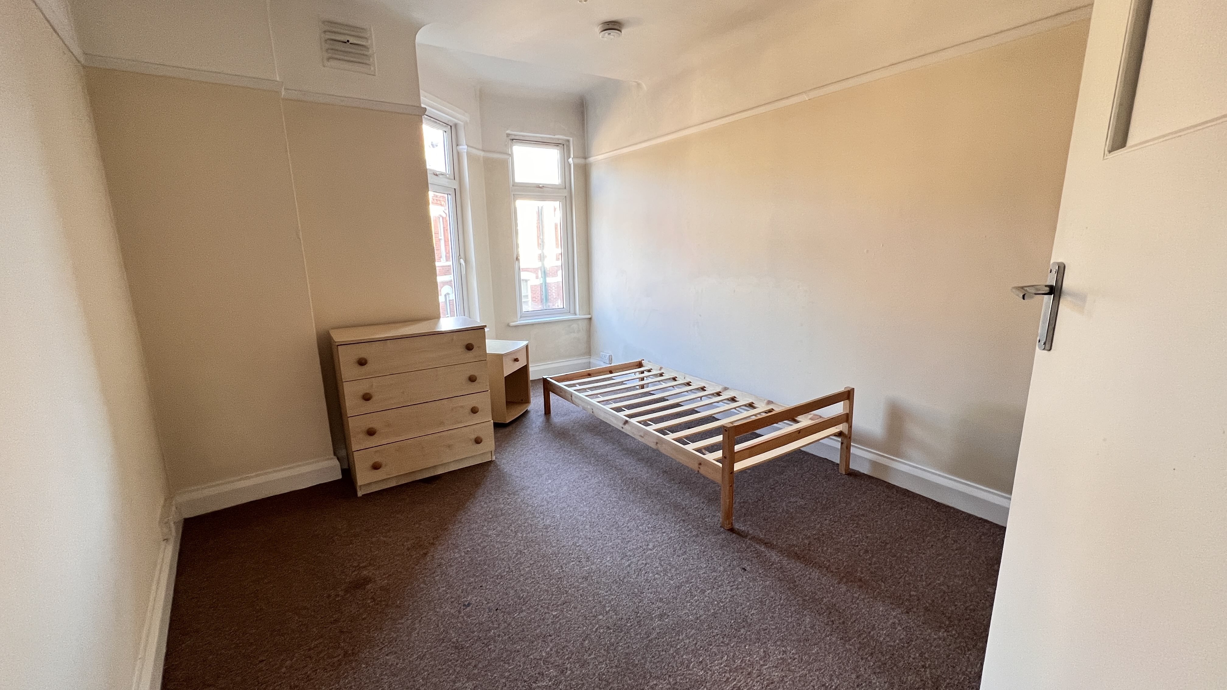 3 bed flat to rent in St Peters Road, Bournemouth  - Property Image 8