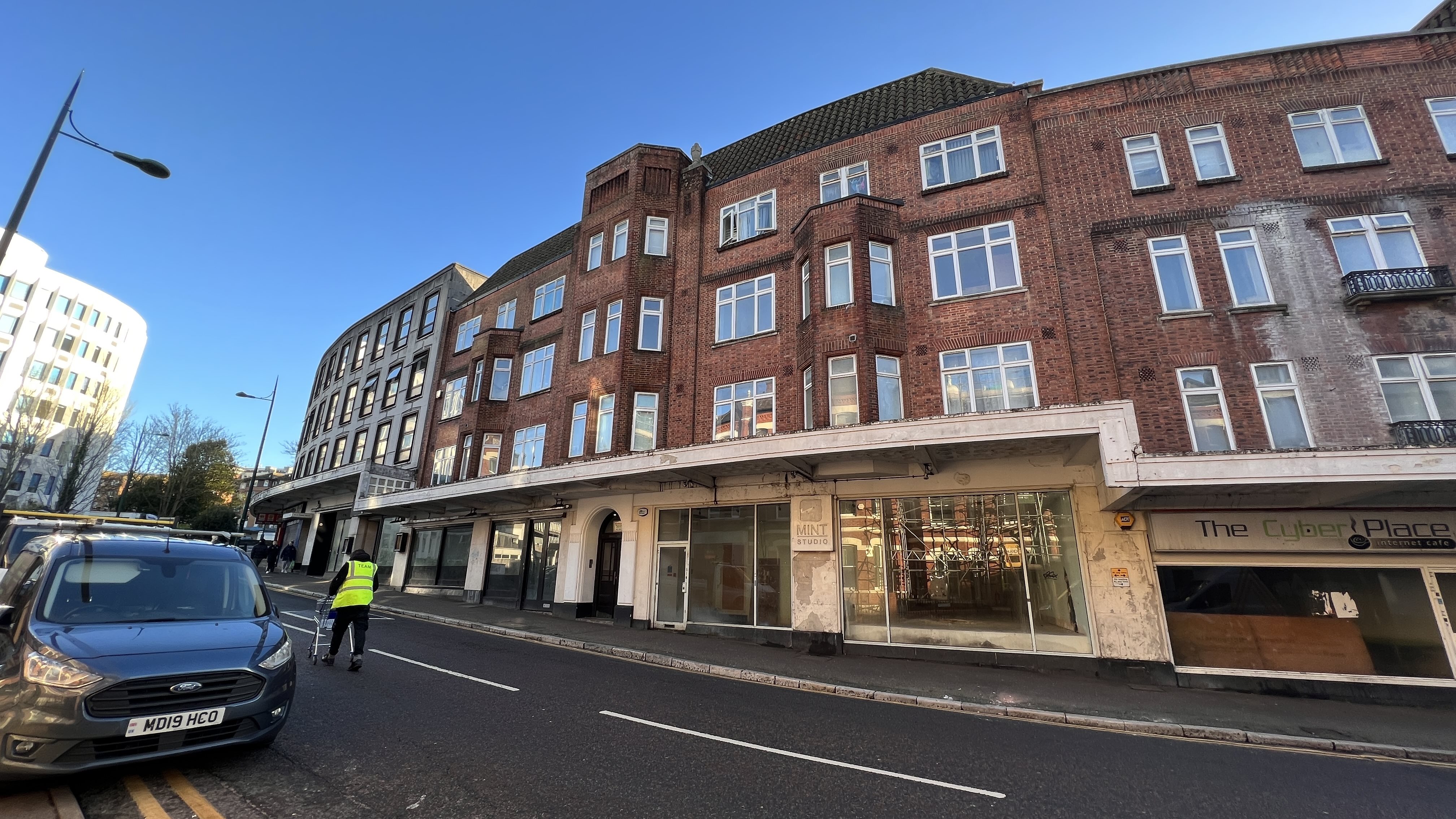 3 bed flat to rent in St Peters Road, Bournemouth, BH1