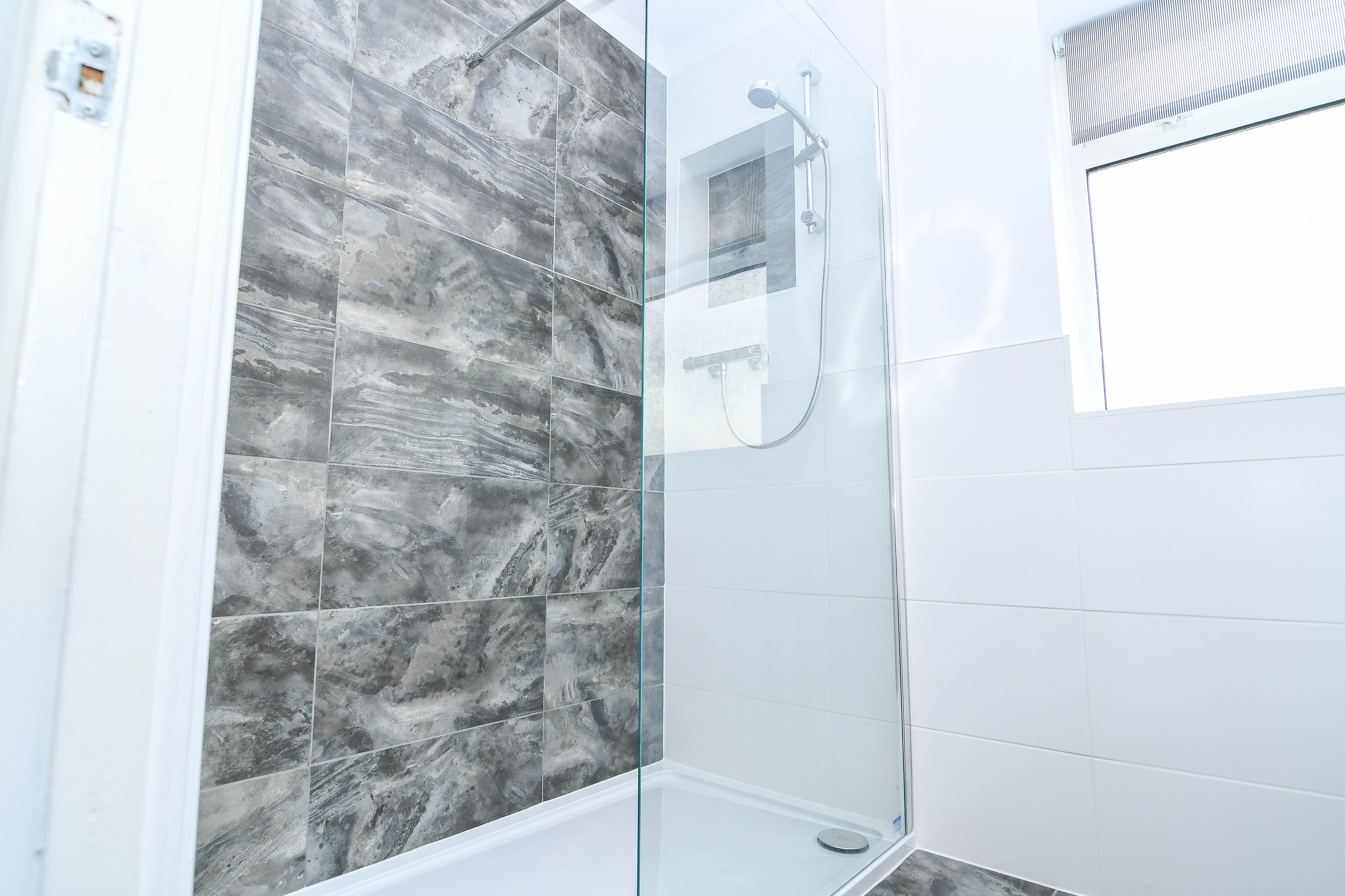 4 bed house to rent in Mossley Avenue, Poole 2