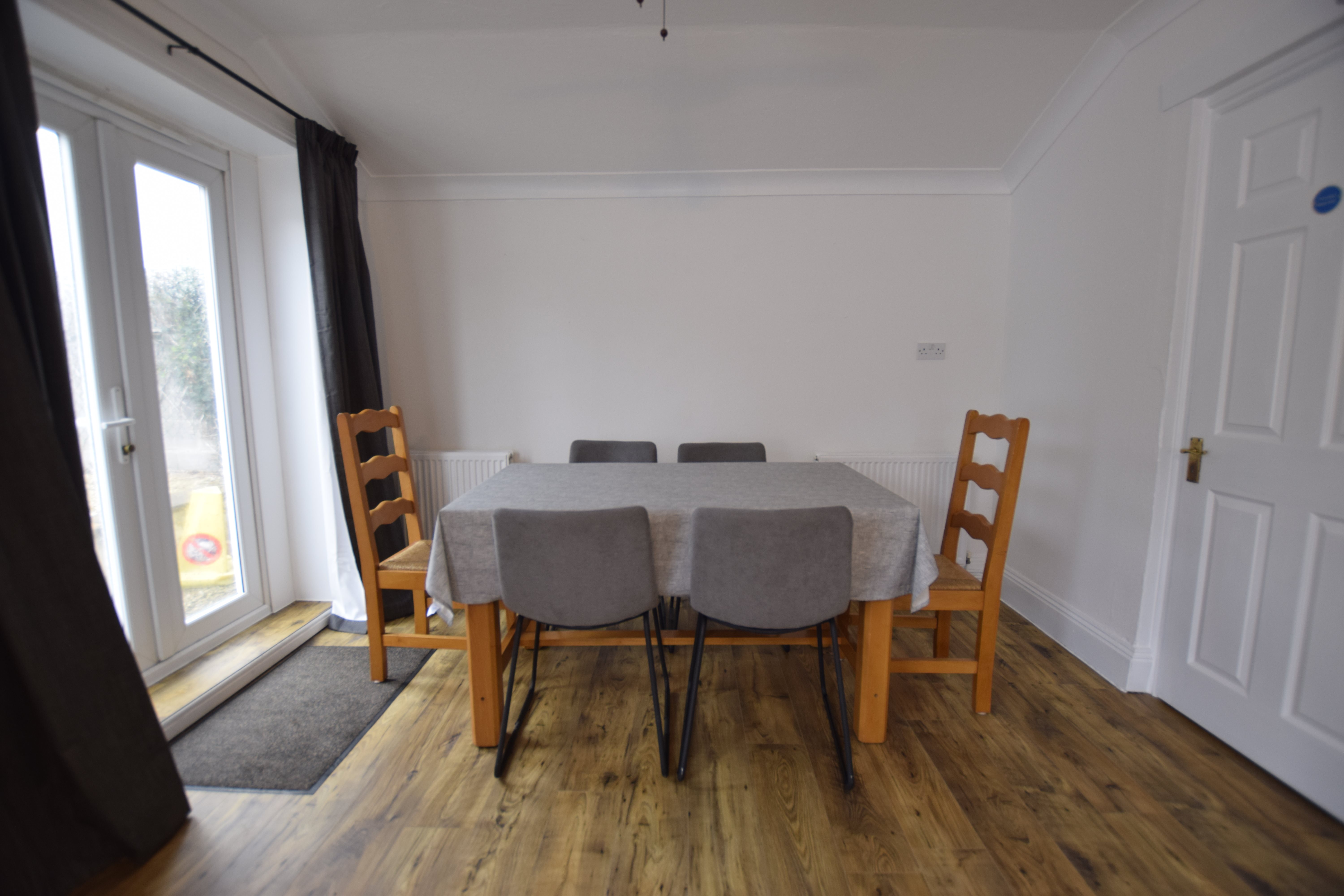 5 bed house to rent in Wallis Road, Bournemouth 7