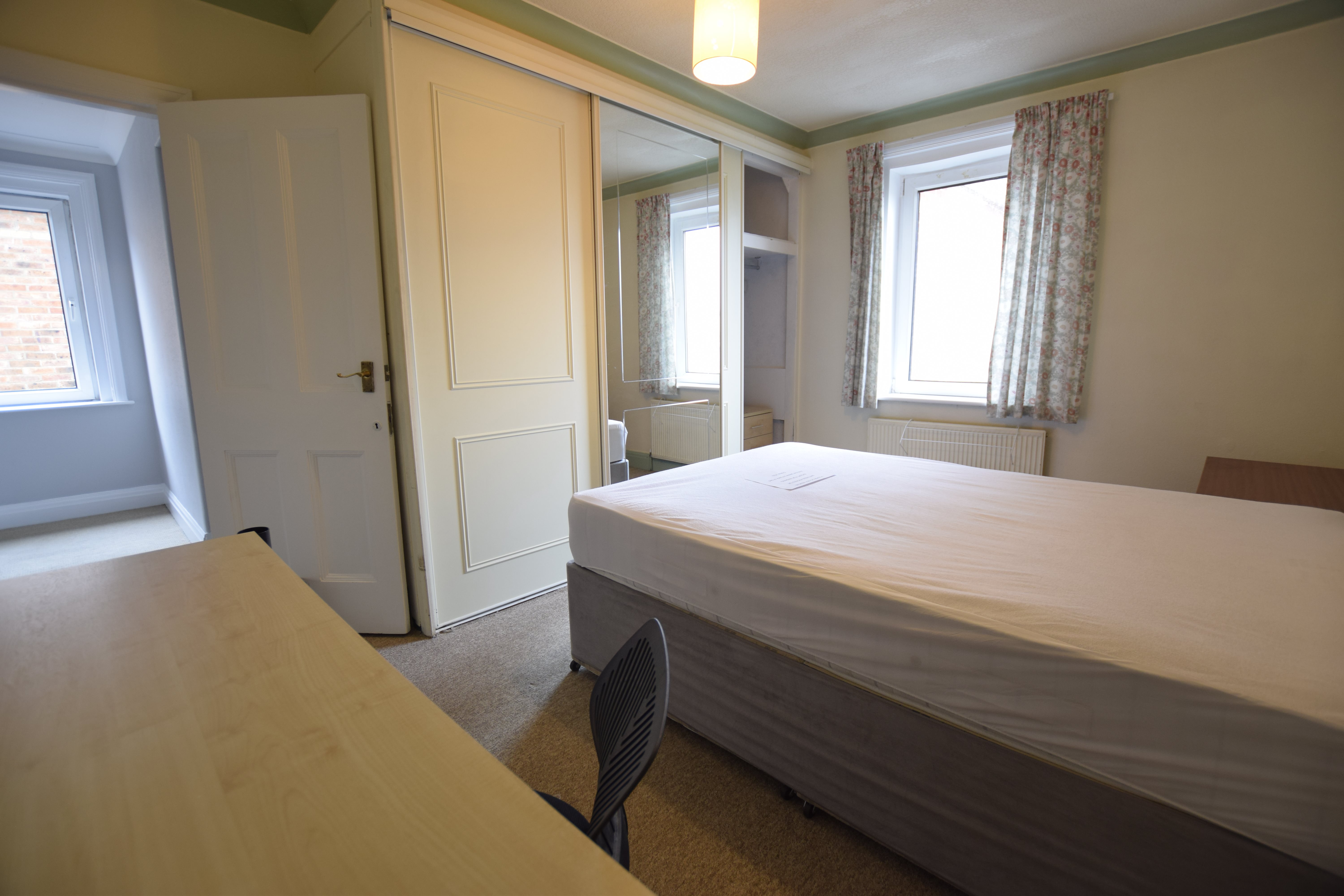 5 bed house to rent in Wallis Road, Bournemouth 13