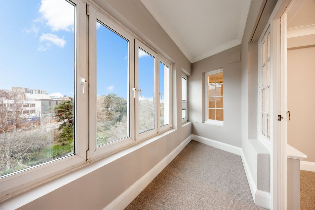 4 bed flat to rent in Richmond Hill, Bournemouth 9