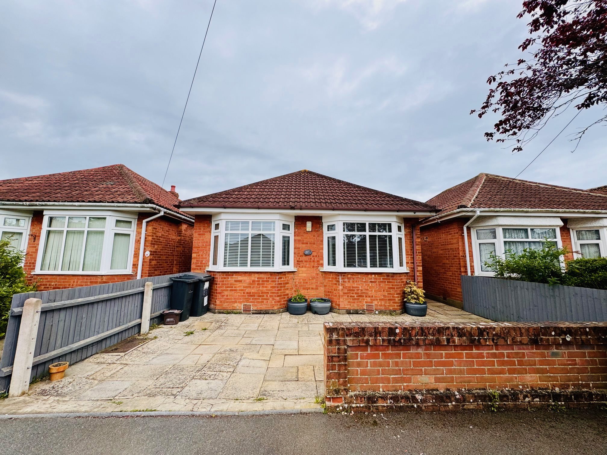 2 bed bungalow to rent in Evershot Road, Bournemouth, BH8