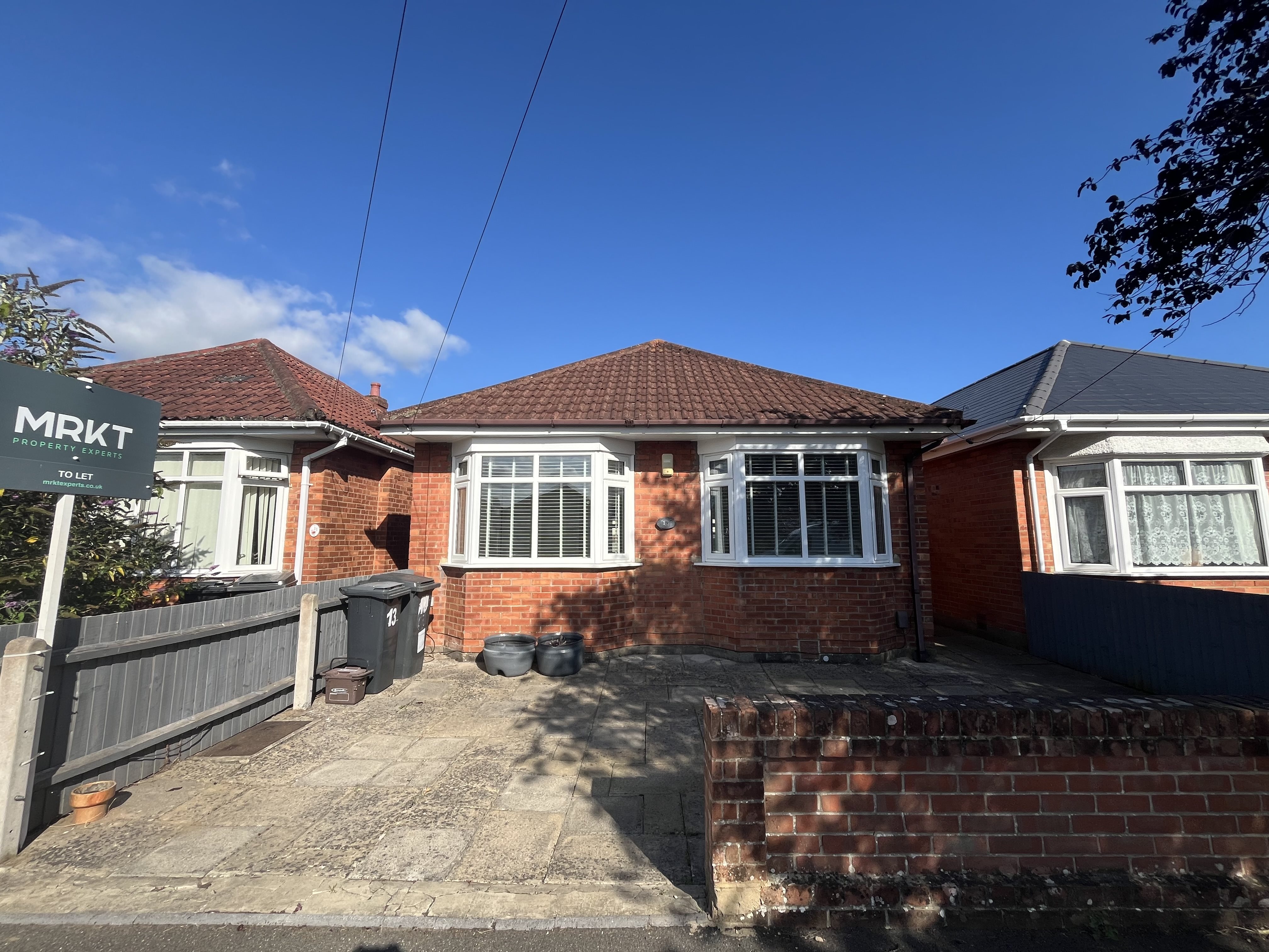 2 bed bungalow to rent in Evershot Road, Bournemouth, BH8