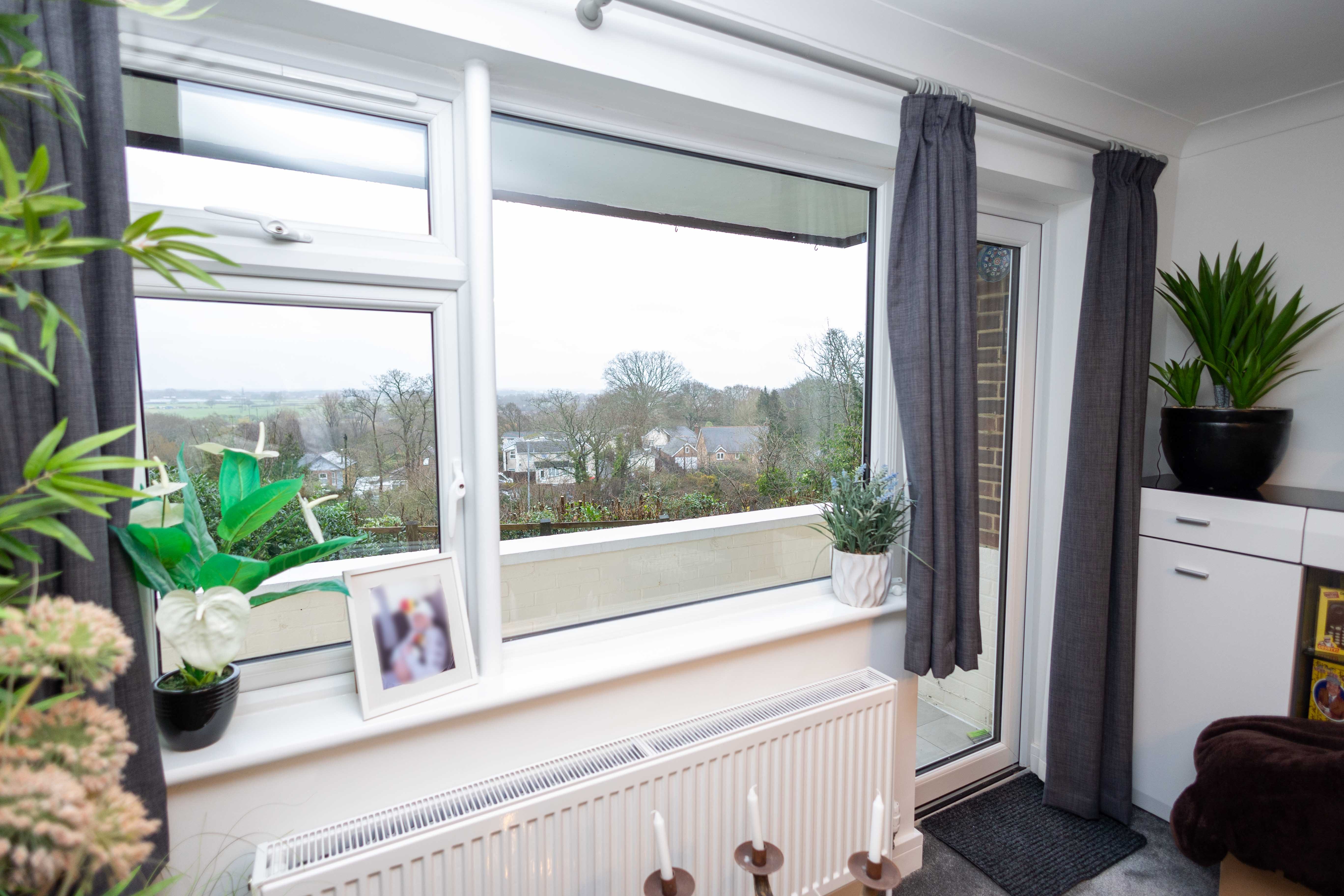 2 bed flat to rent in Redhill Drive  - Property Image 9