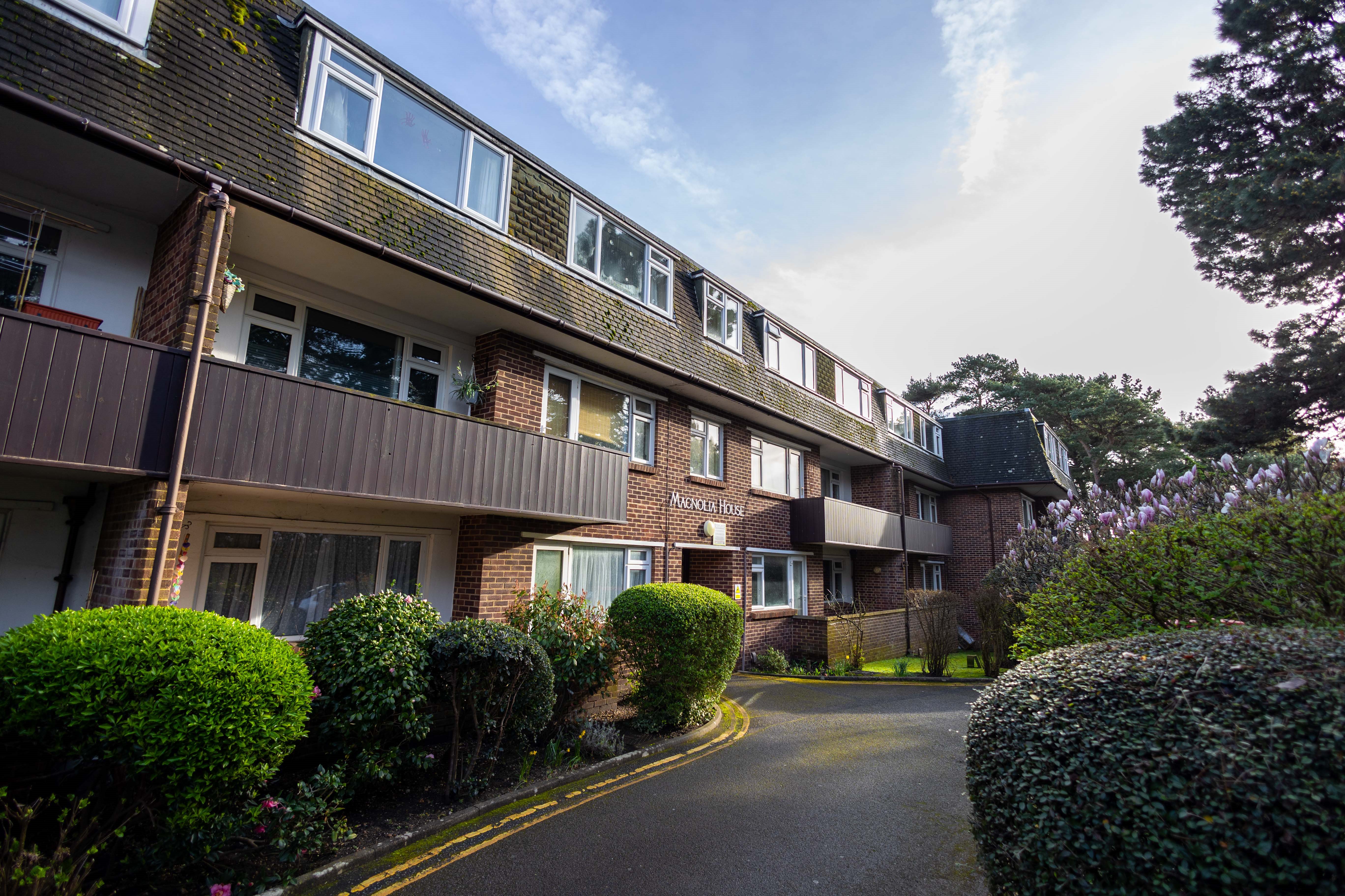 2 bed flat to rent in Redhill Drive  - Property Image 15