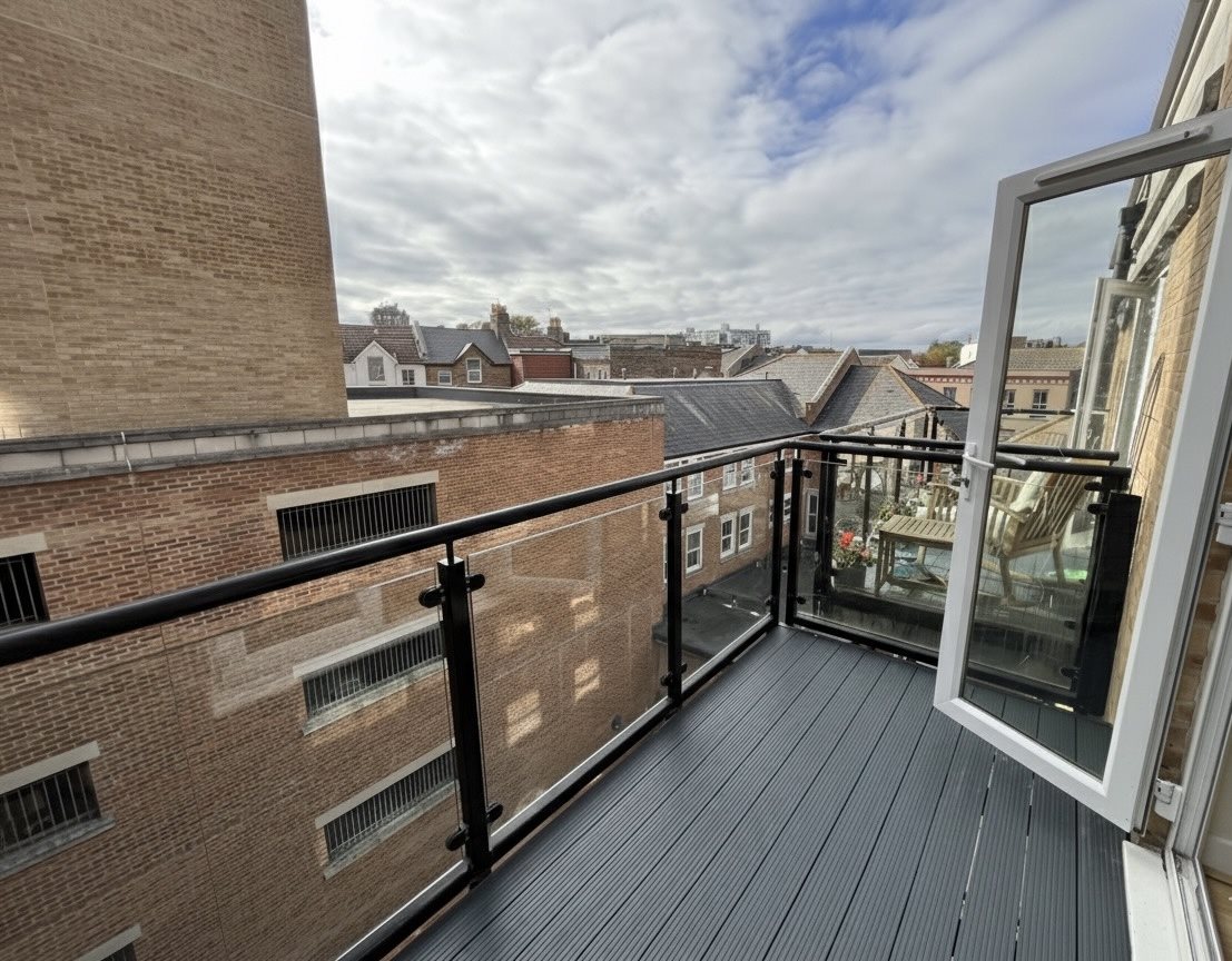 2 bed flat to rent in Commercial Road, Bournemouth 4