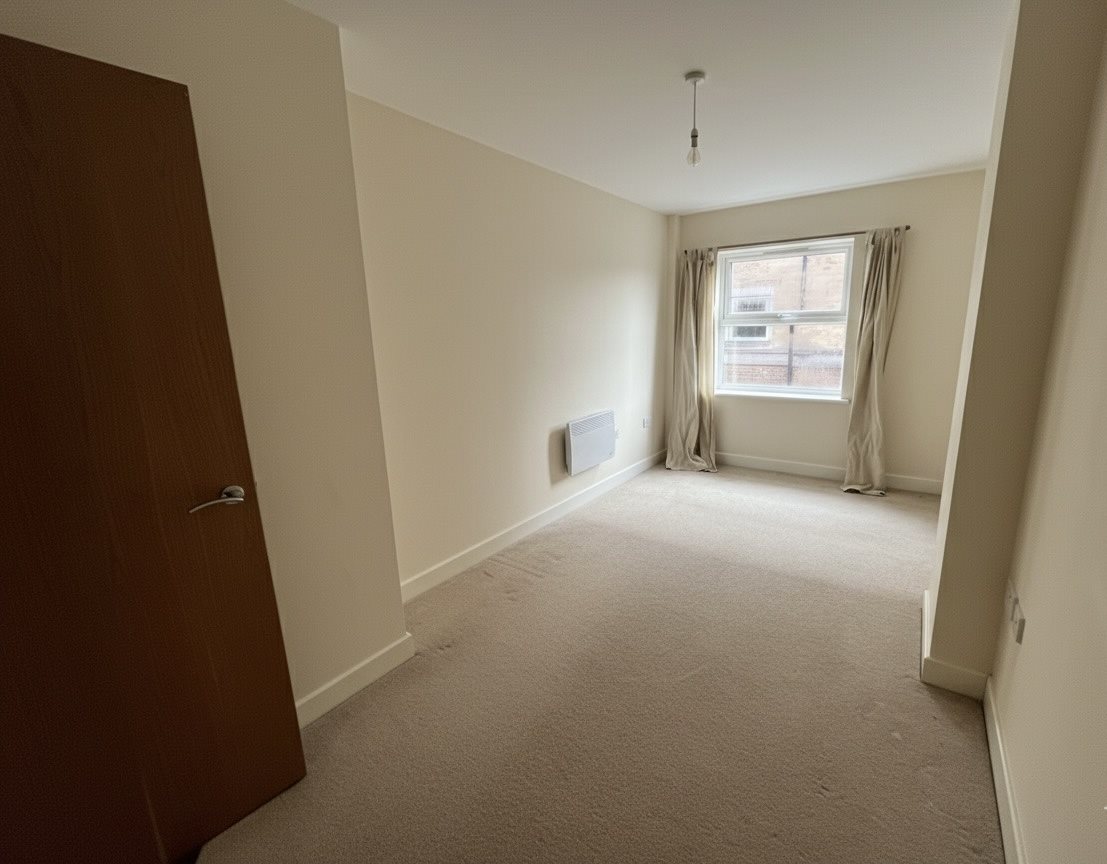 2 bed flat to rent in Commercial Road, Bournemouth 8