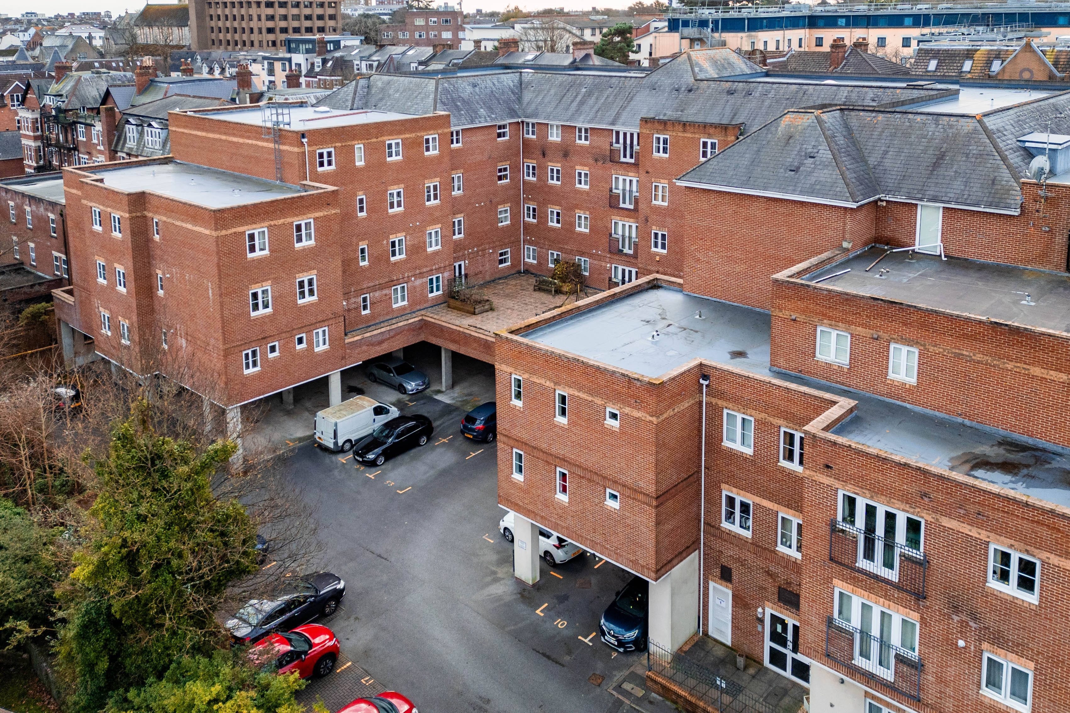2 bed flat to rent in Norwich Avenue West, Bournemouth, BH2