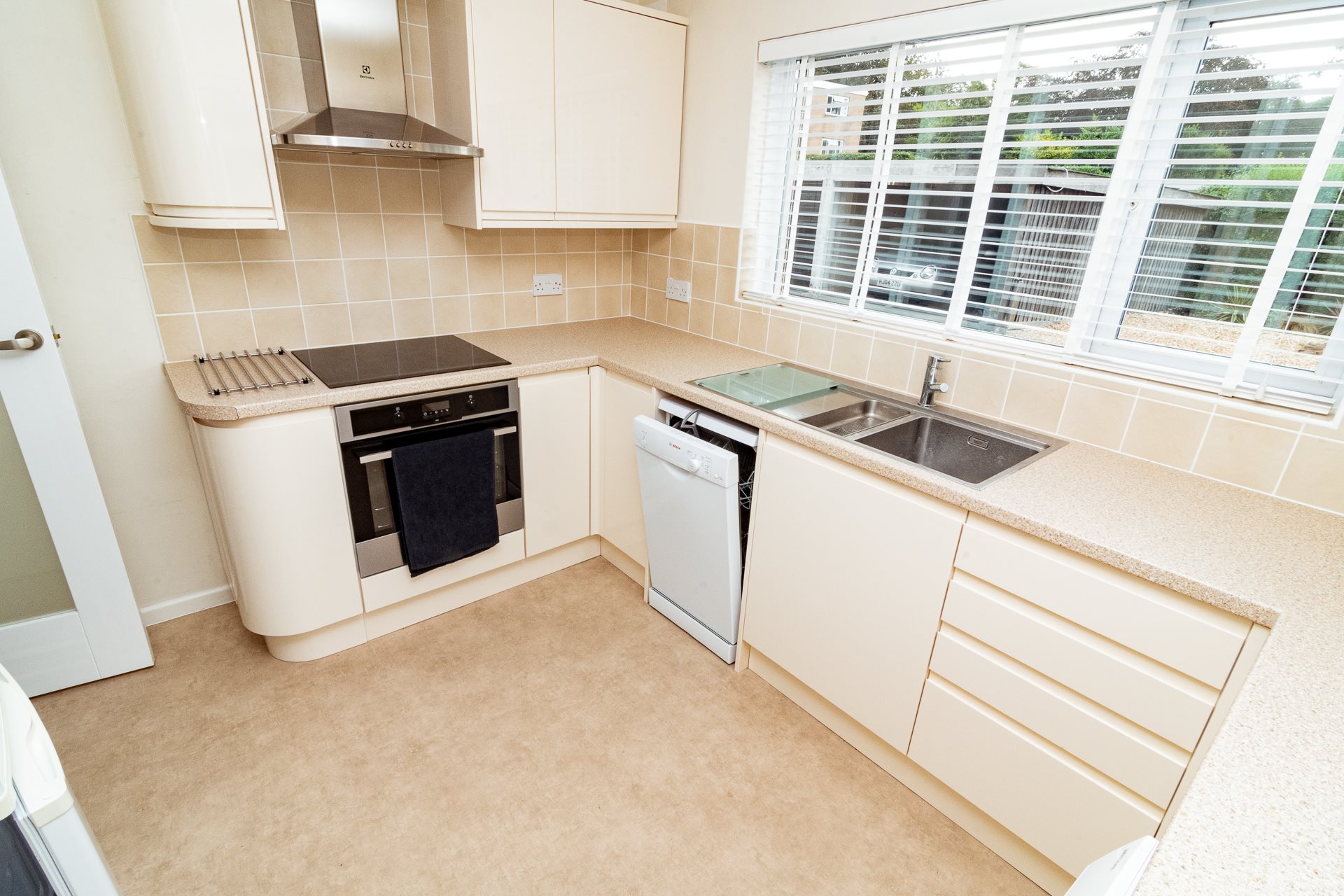 2 bed flat to rent in Grosvenor Road, Bournemouth, BH4 