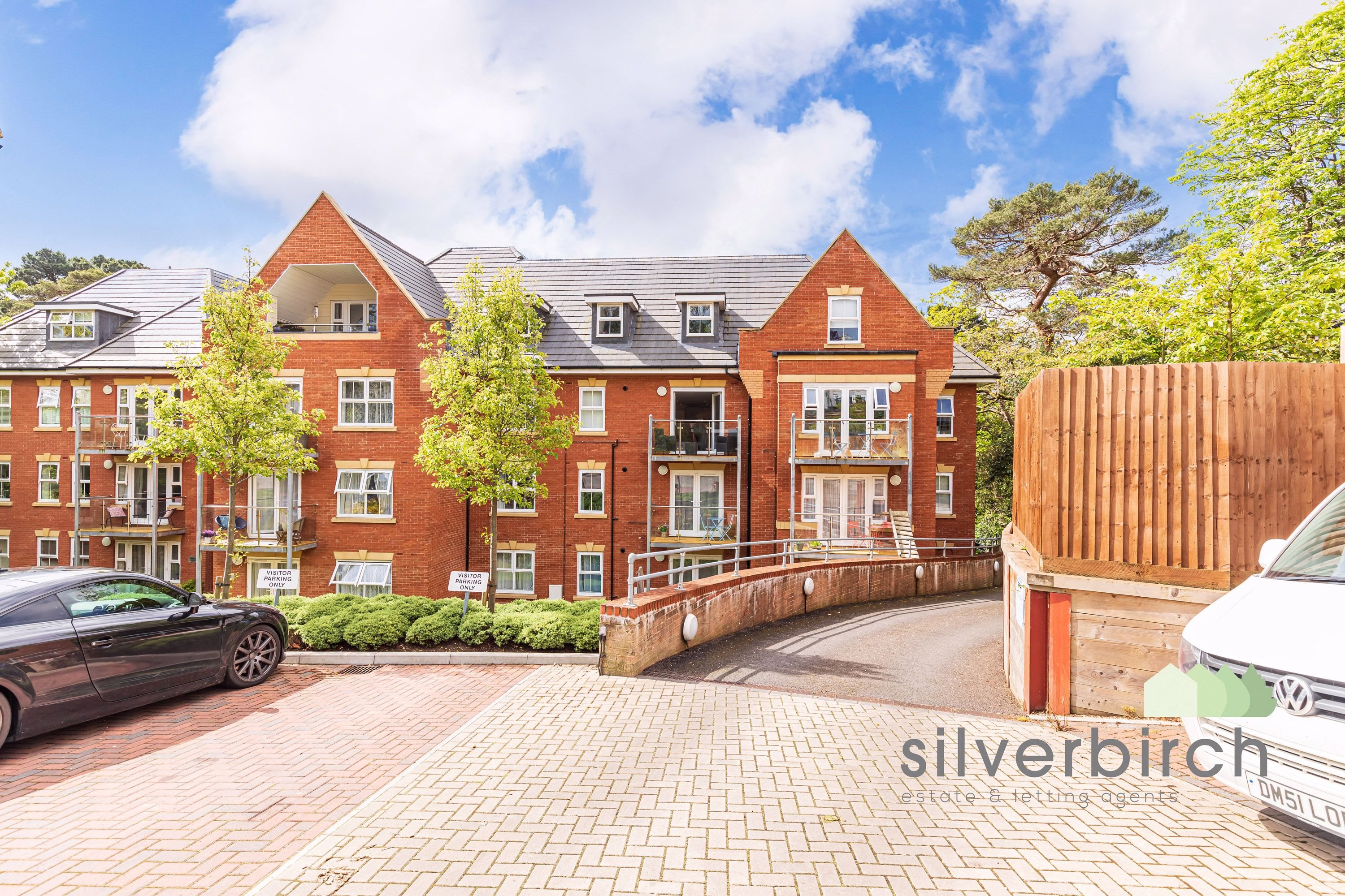 2 bed ground floor flat to rent in Bournemouth Road  - Property Image 1