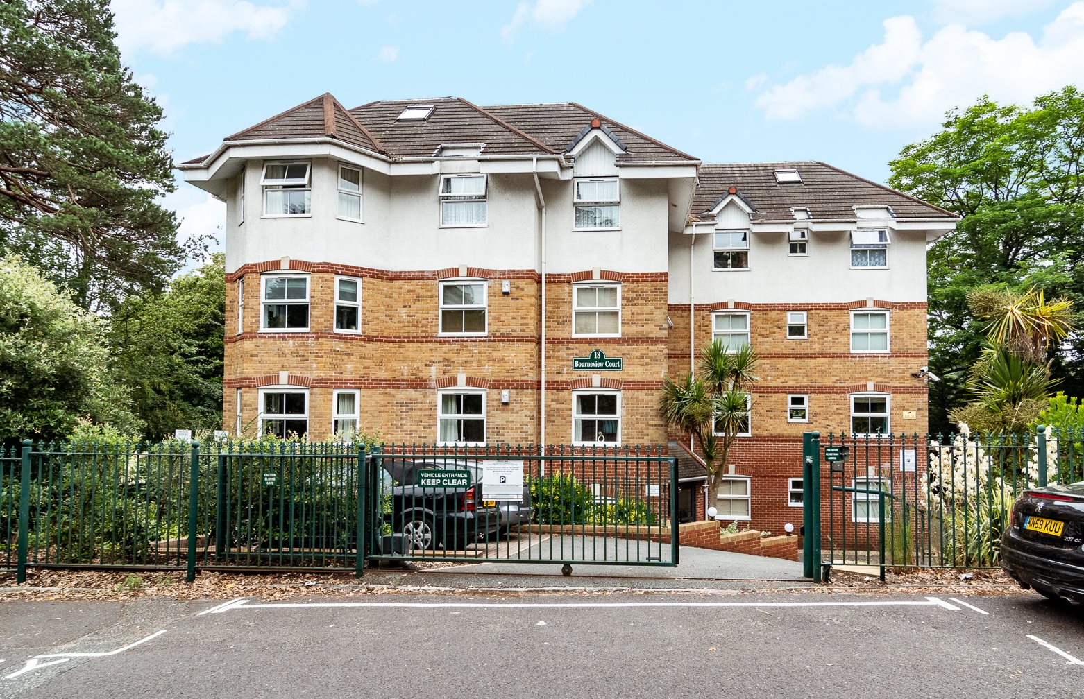 2 bed flat to rent in St. Stephens Road, Bournemouth, BH2