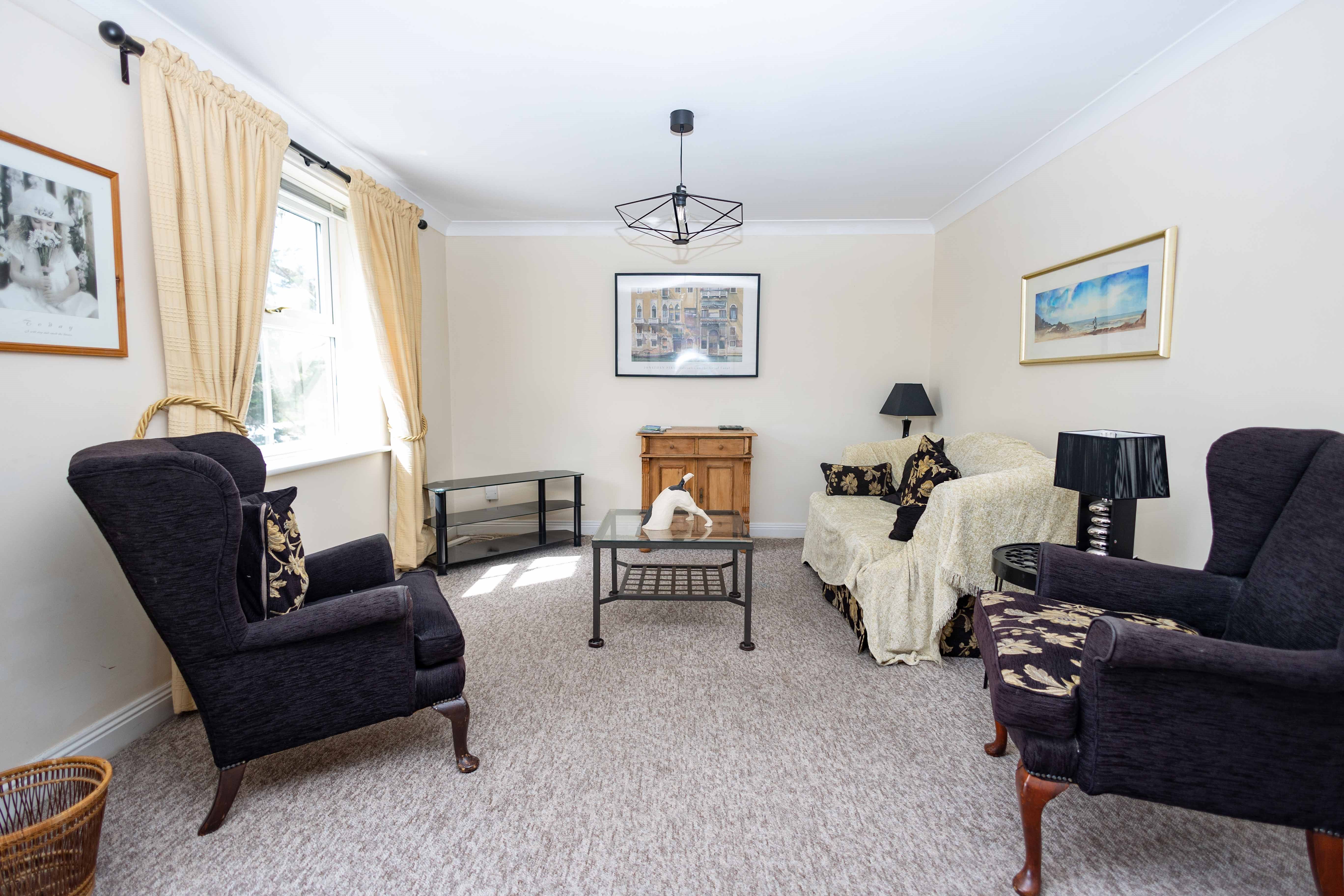 2 bed flat to rent in St. Stephens Road, Bournemouth  - Property Image 3