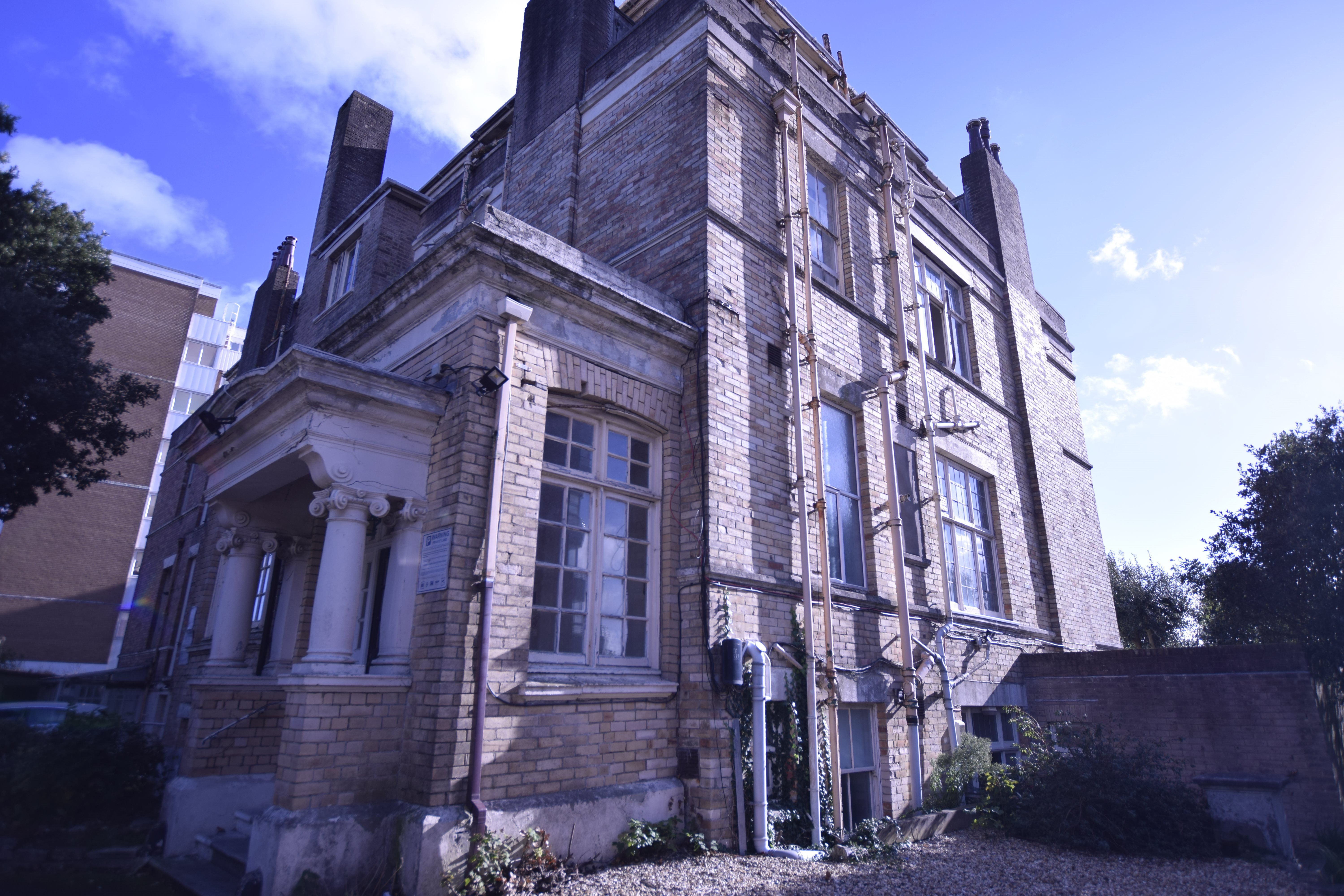 1 bed ground floor flat to rent in Grove Road  - Property Image 1