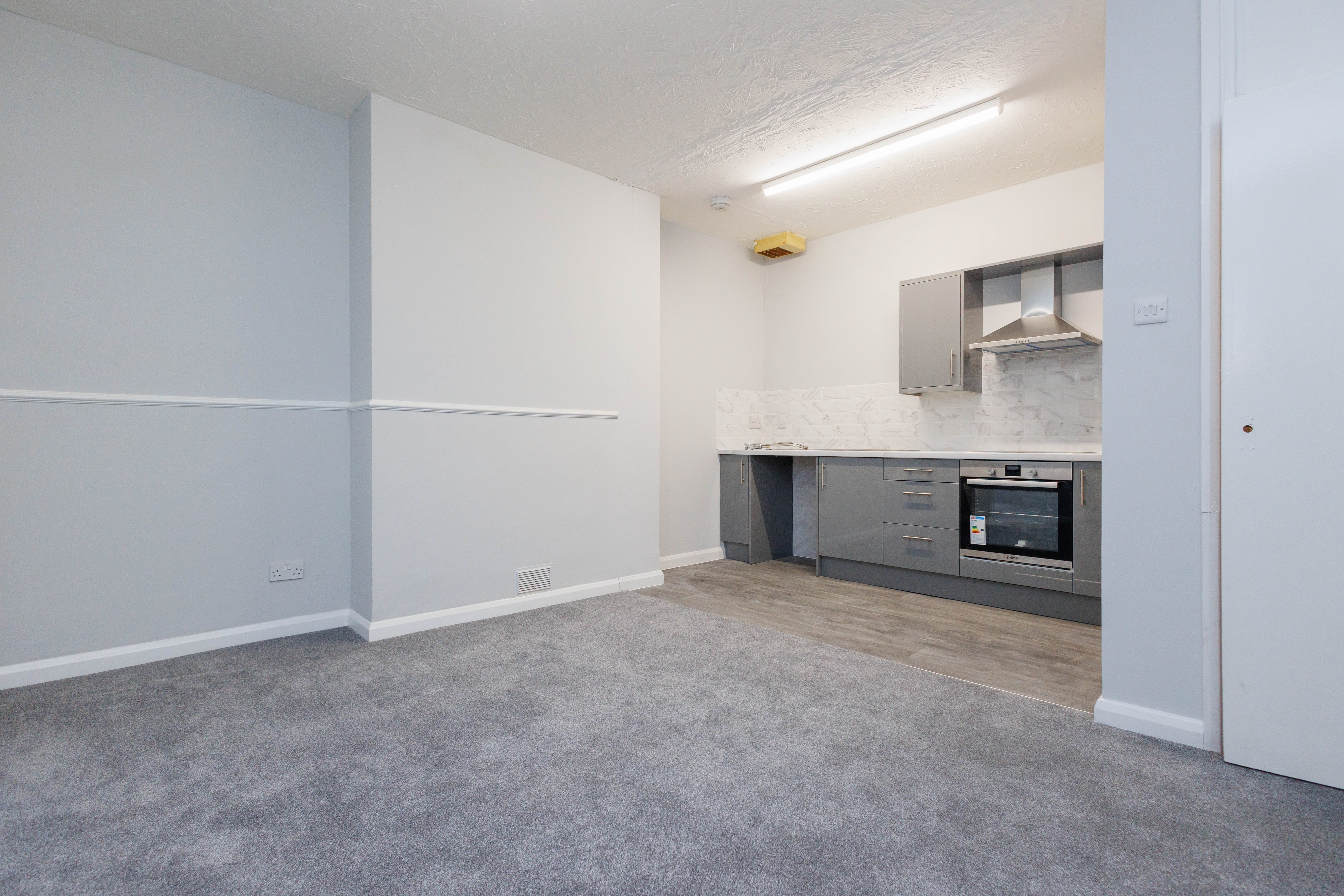 2 bed flat to rent in Fir Vale Road, Bournemouth  - Property Image 3