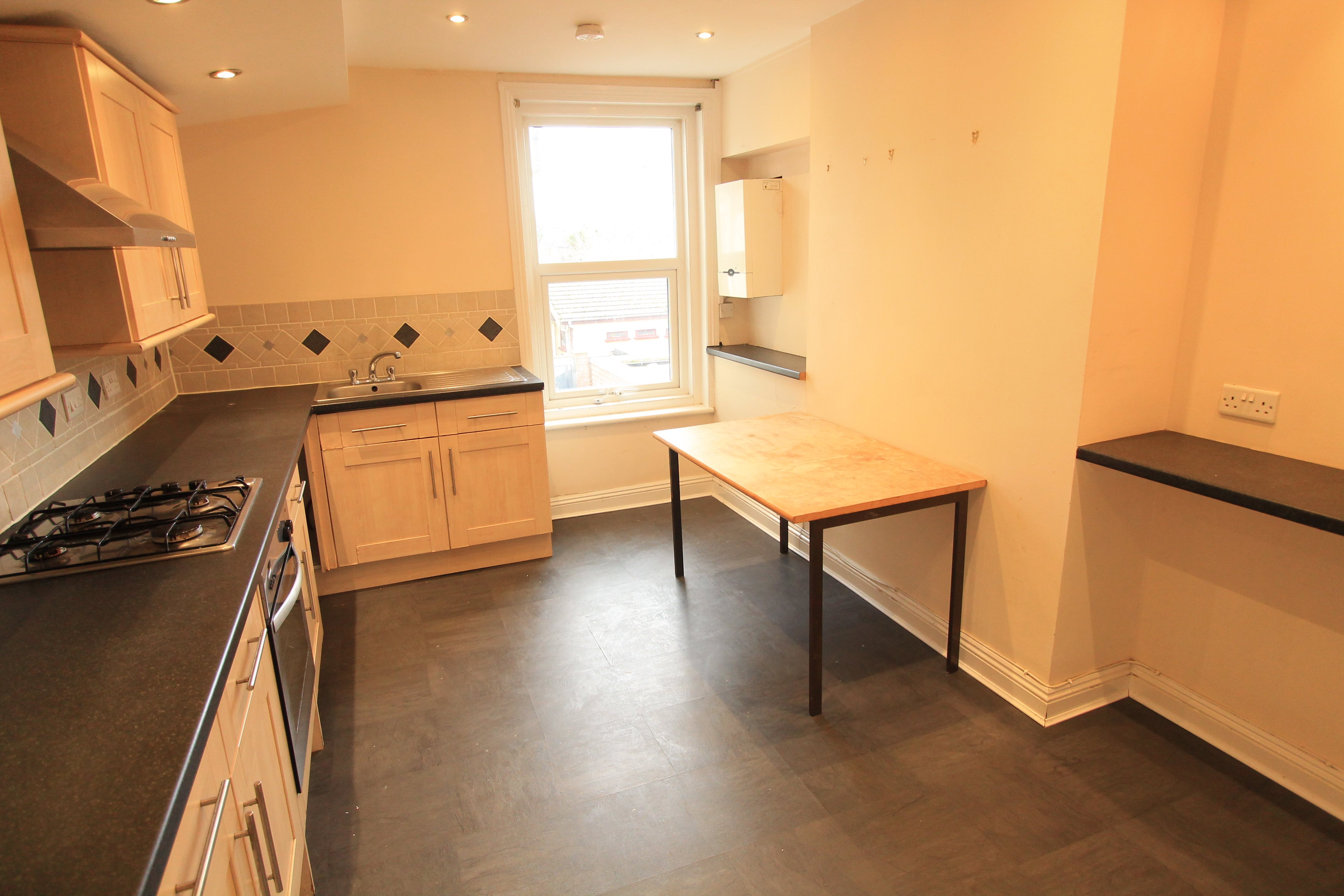 3 bed flat to rent in St Leonards Road  - Property Image 3