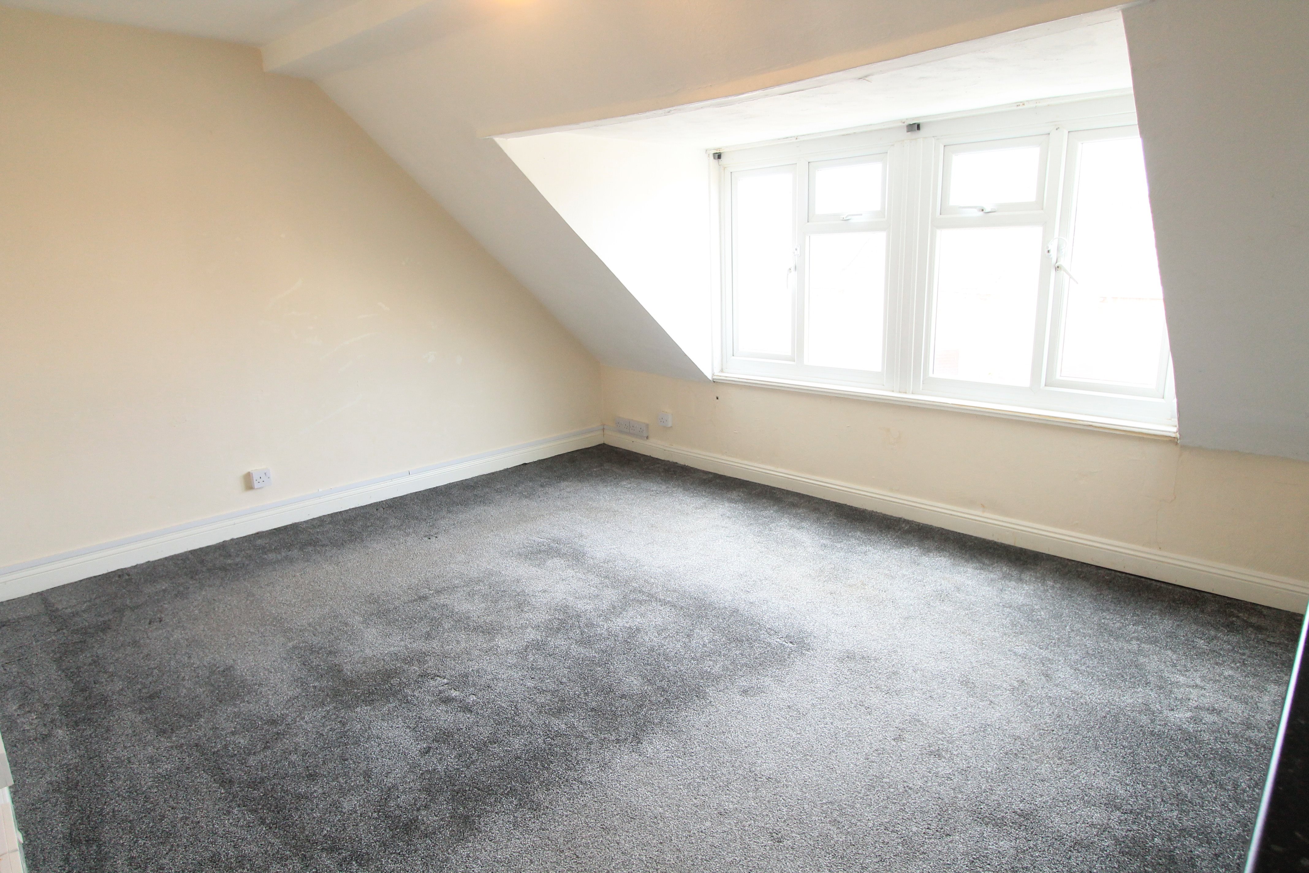 3 bed flat to rent in St Leonards Road  - Property Image 6