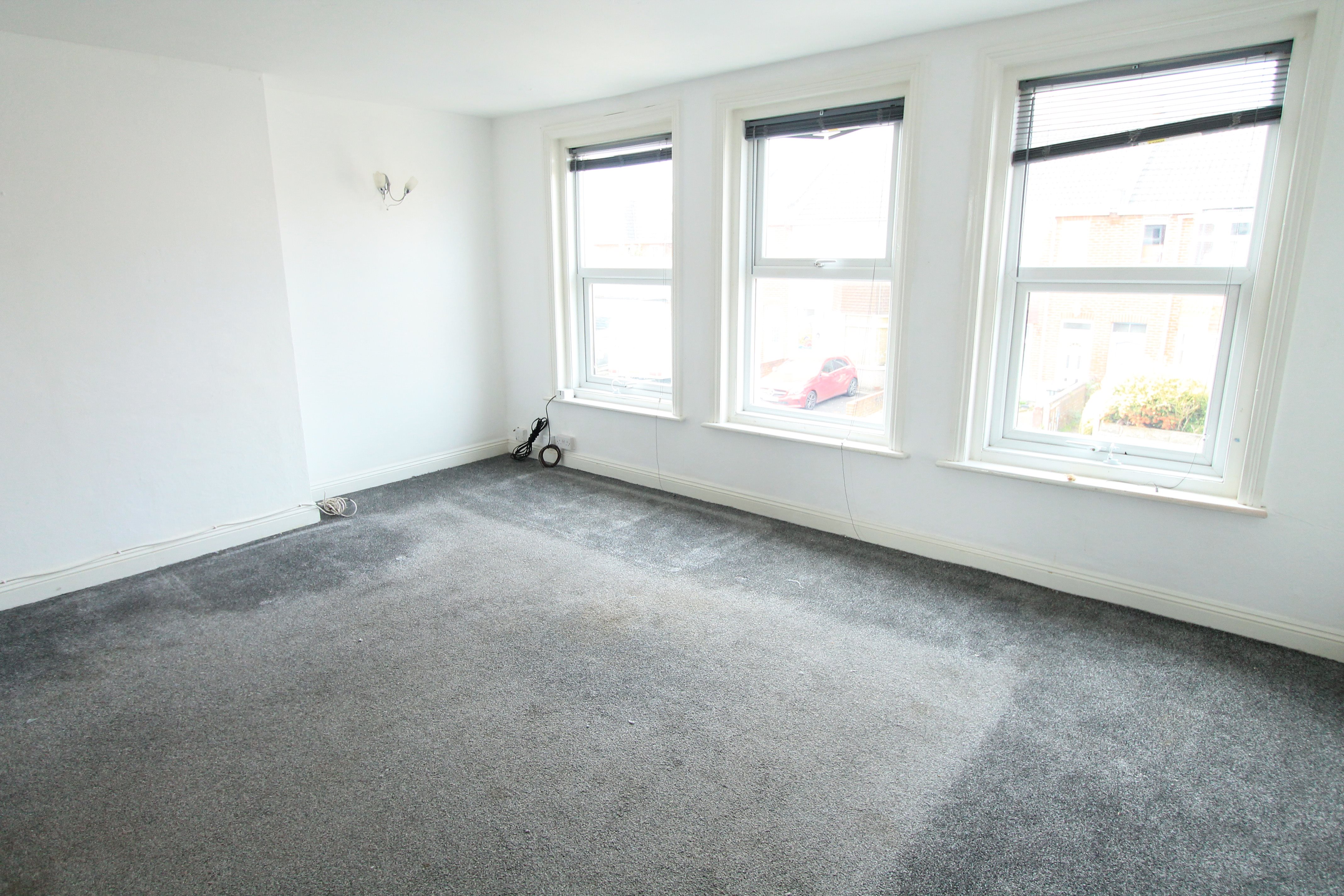 3 bed flat to rent in St Leonards Road  - Property Image 9