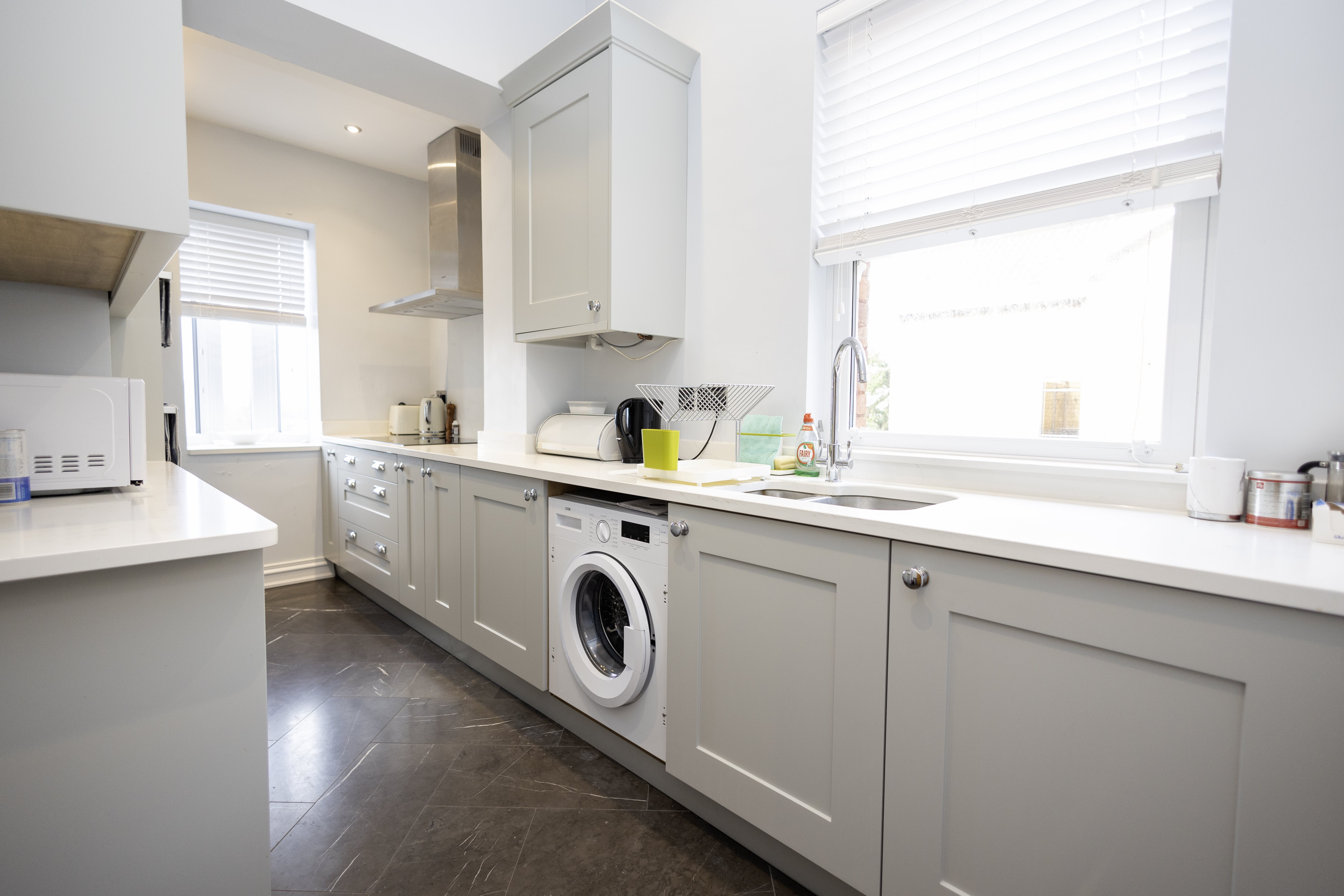 2 bed flat to rent in Alton Road 4