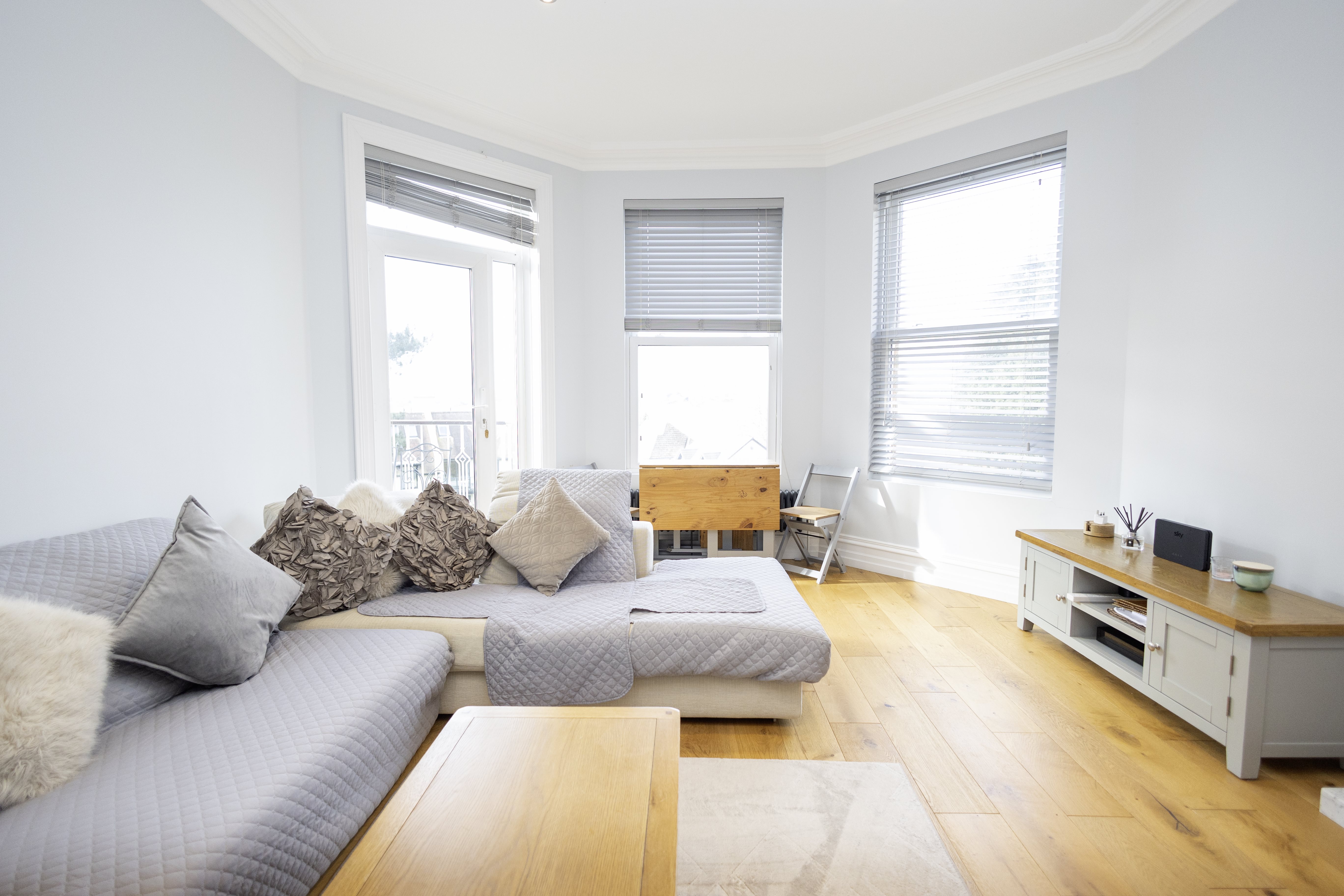 2 bed flat to rent in Alton Road 3