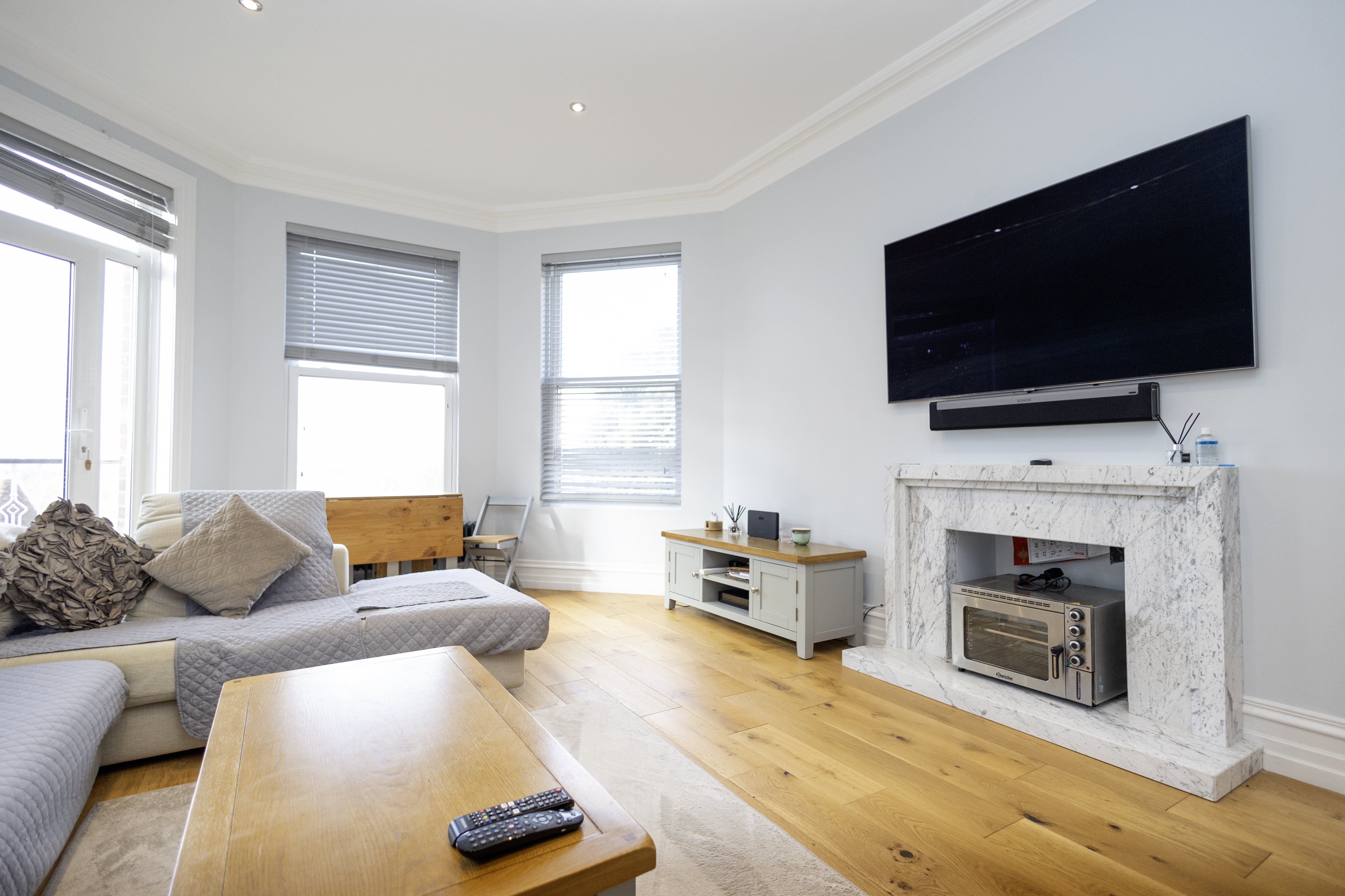 2 bed flat to rent in Alton Road 2