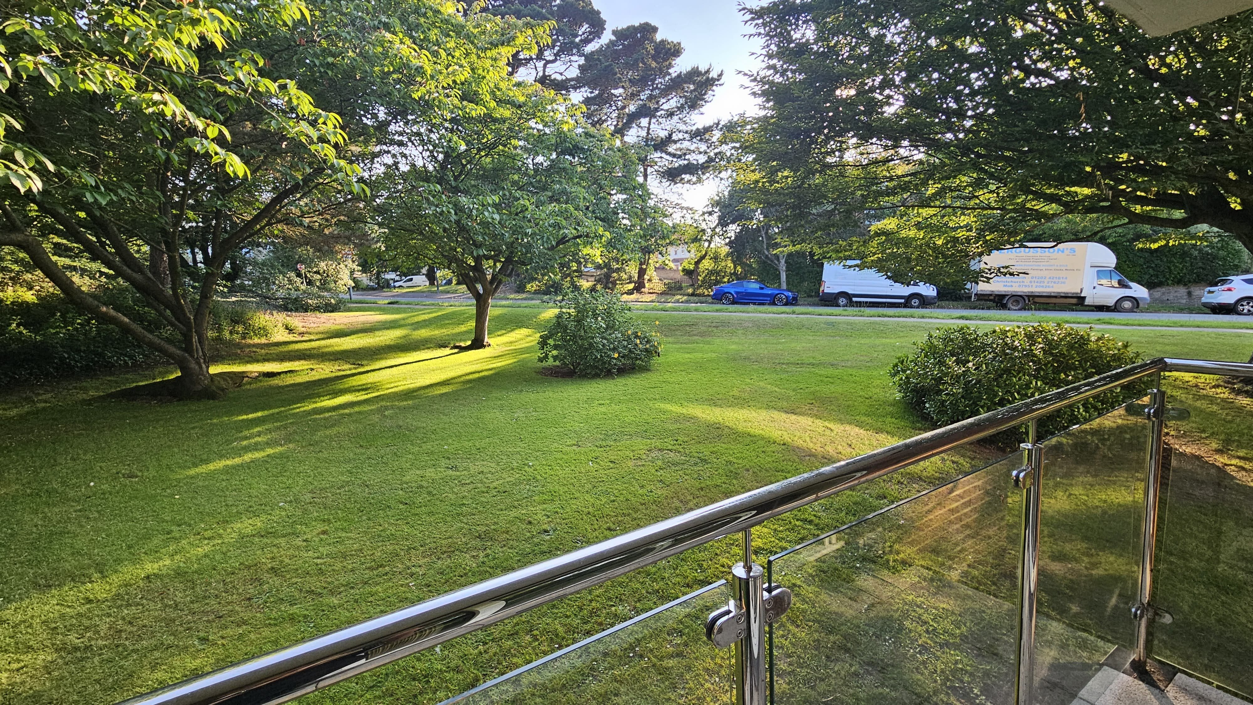 2 bed apartment for sale in Belle View Road, Bournemouth  - Property Image 2
