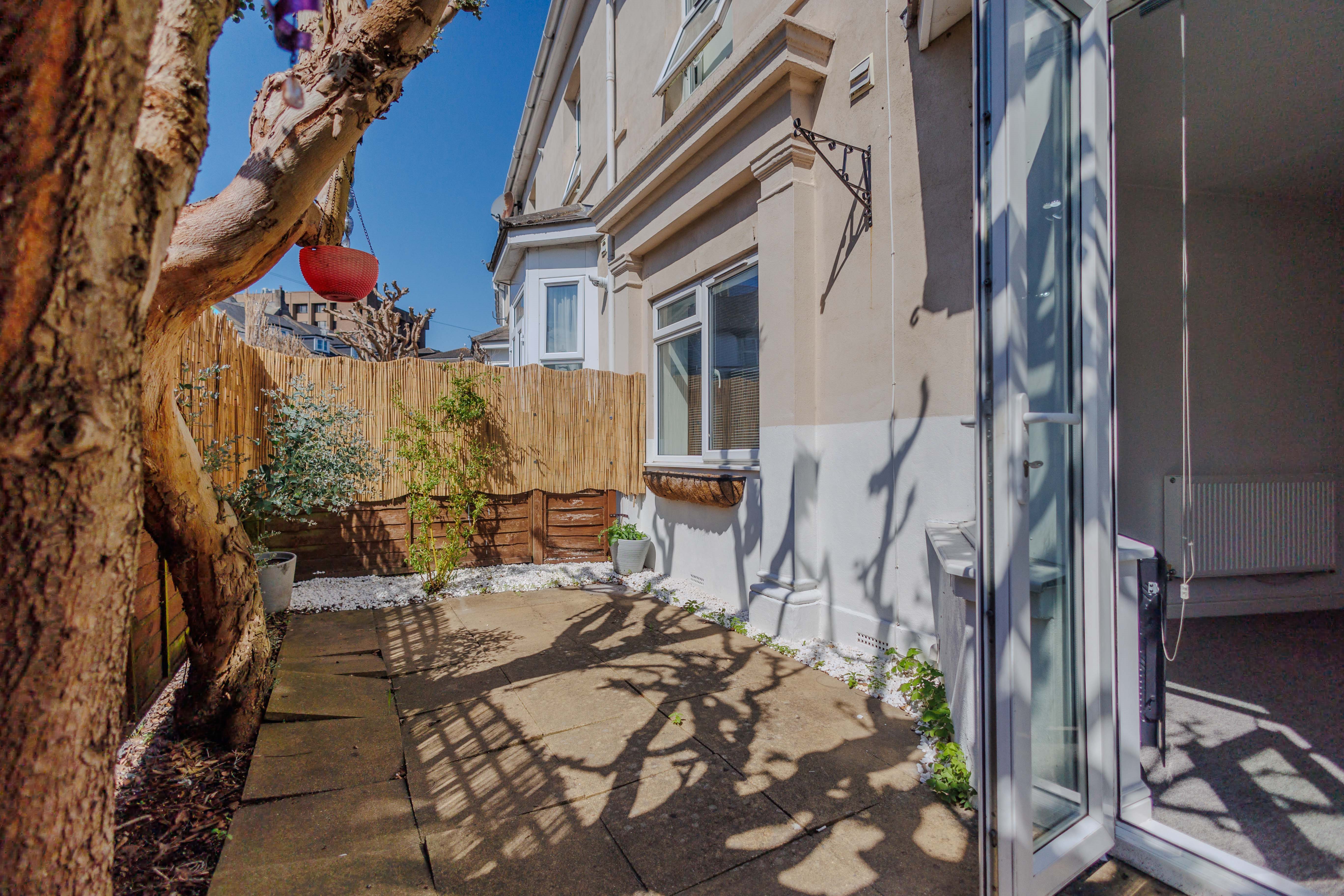 2 bed flat for sale in Norwich Avenue, Bournemouth  - Property Image 4