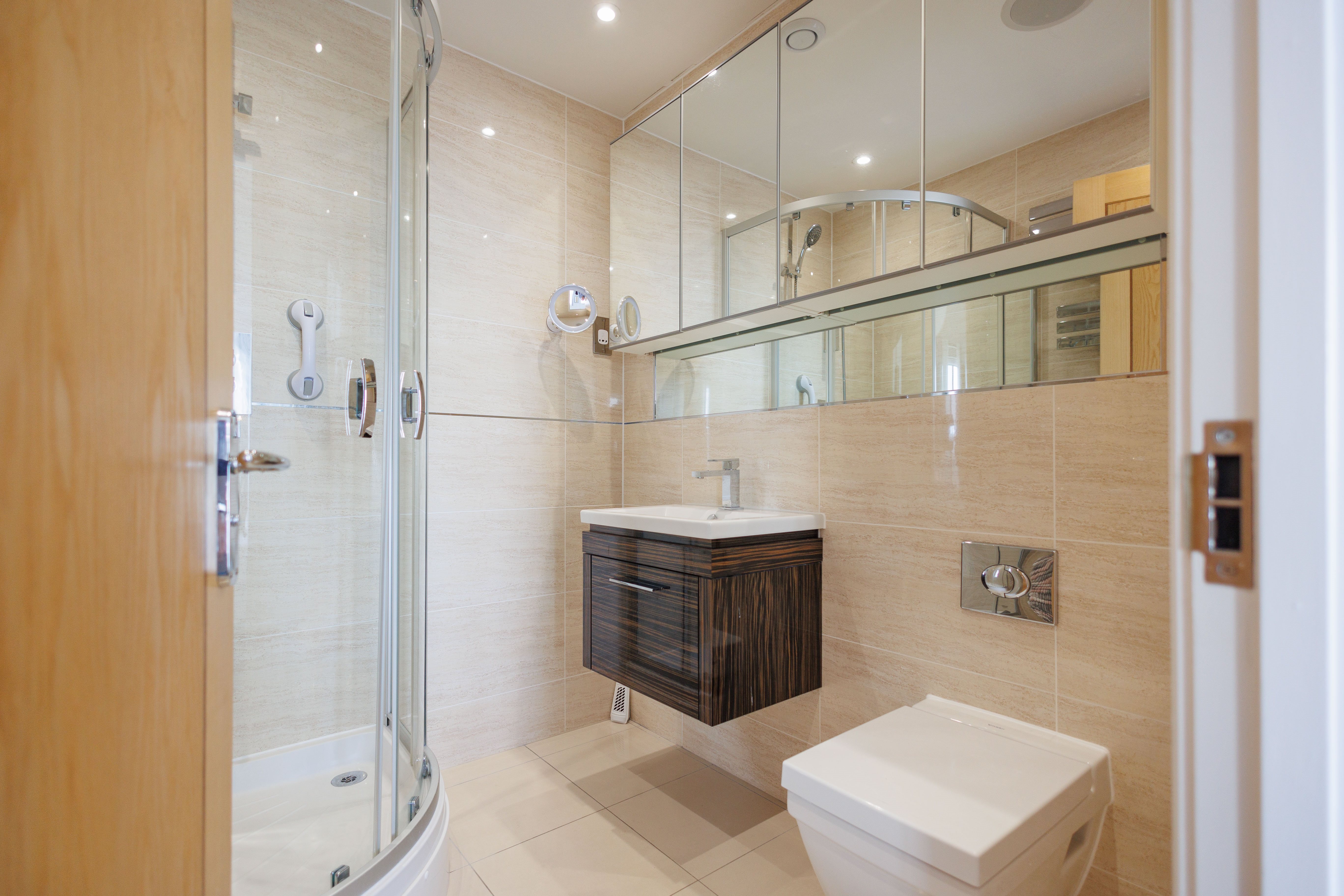 2 bed flat for sale in Honeycombe Beach, Honeycombe Chine 23