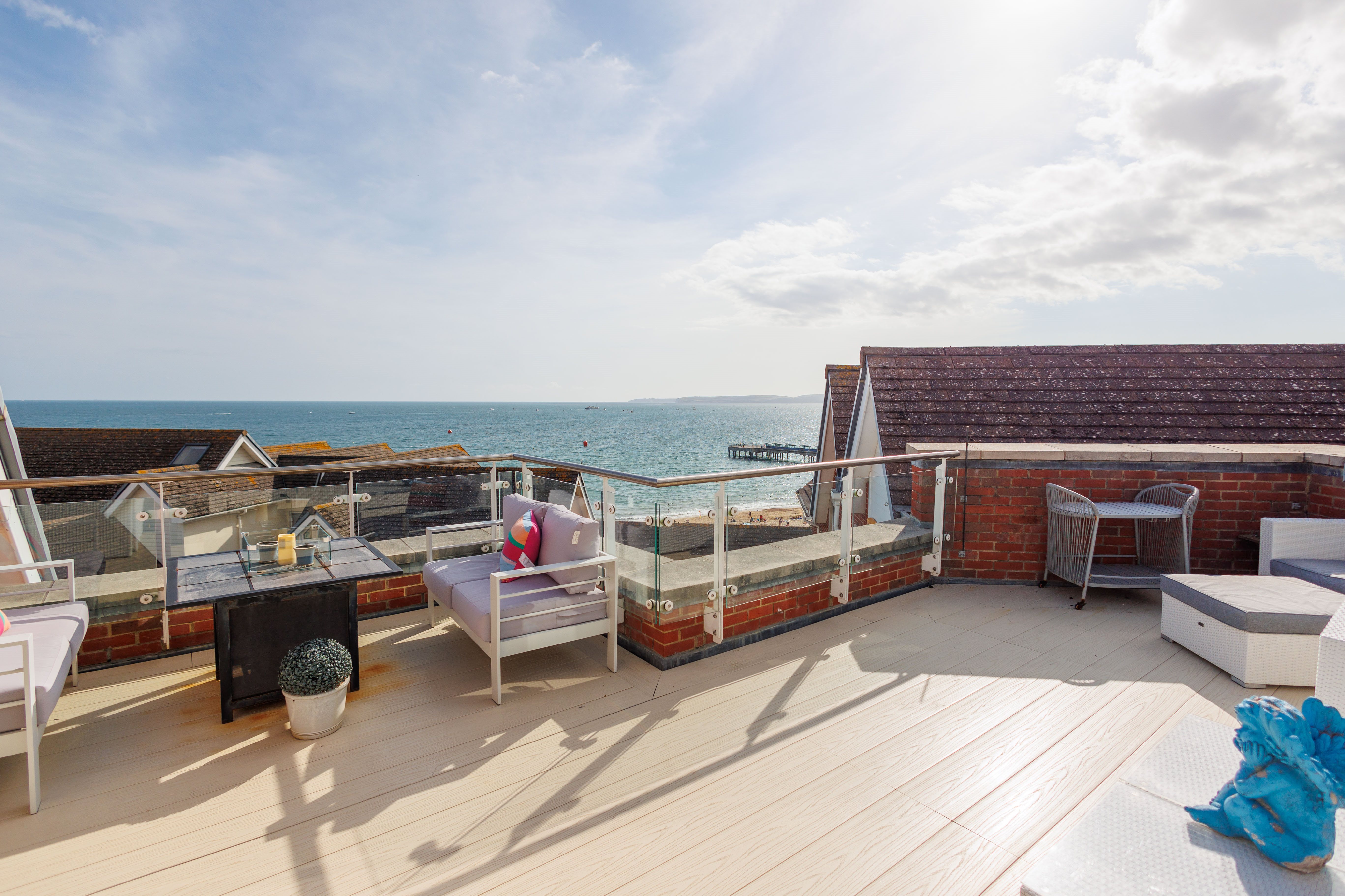 2 bed flat for sale in Honeycombe Beach, Honeycombe Chine  - Property Image 9