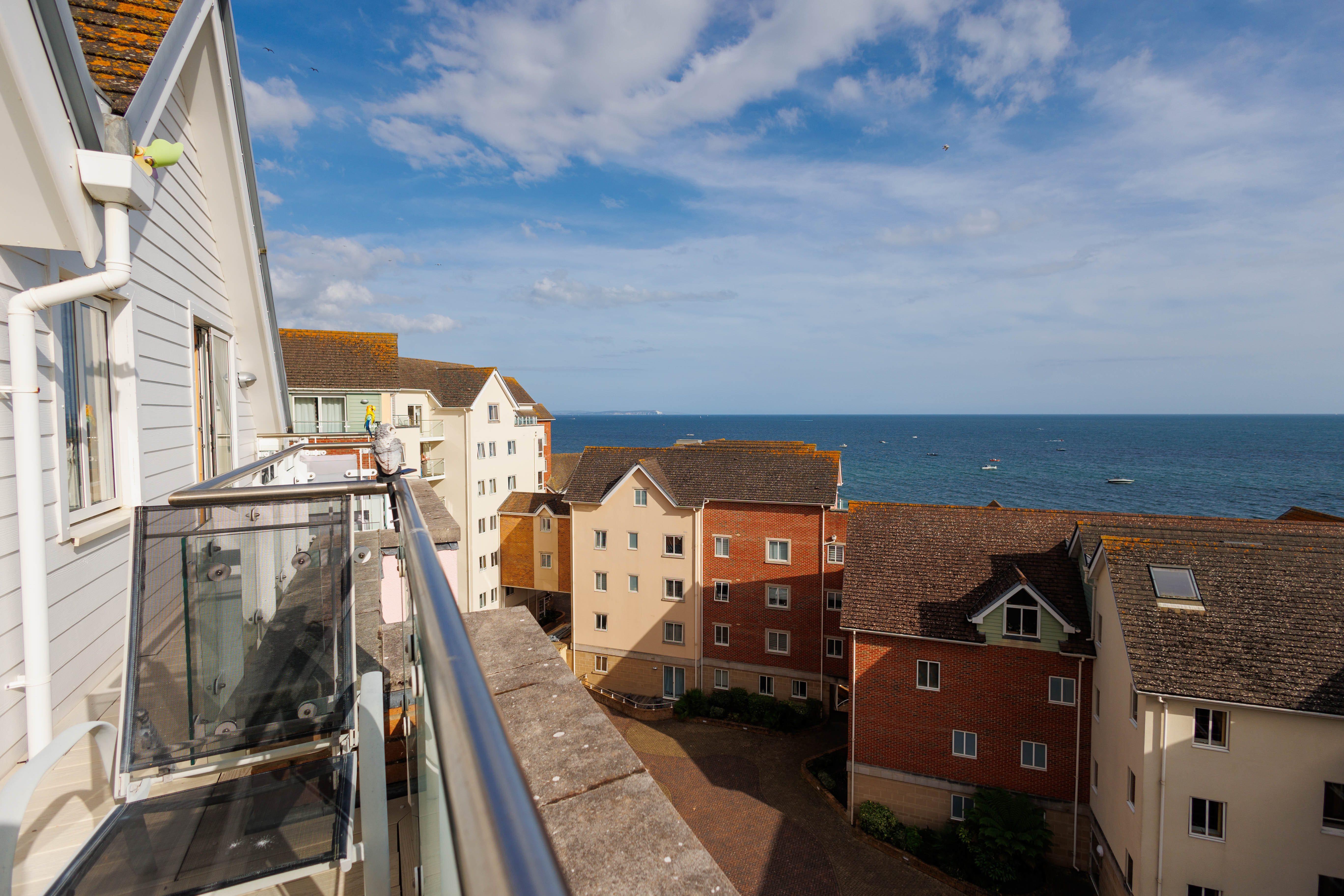 2 bed flat for sale in Honeycombe Beach, Honeycombe Chine  - Property Image 22