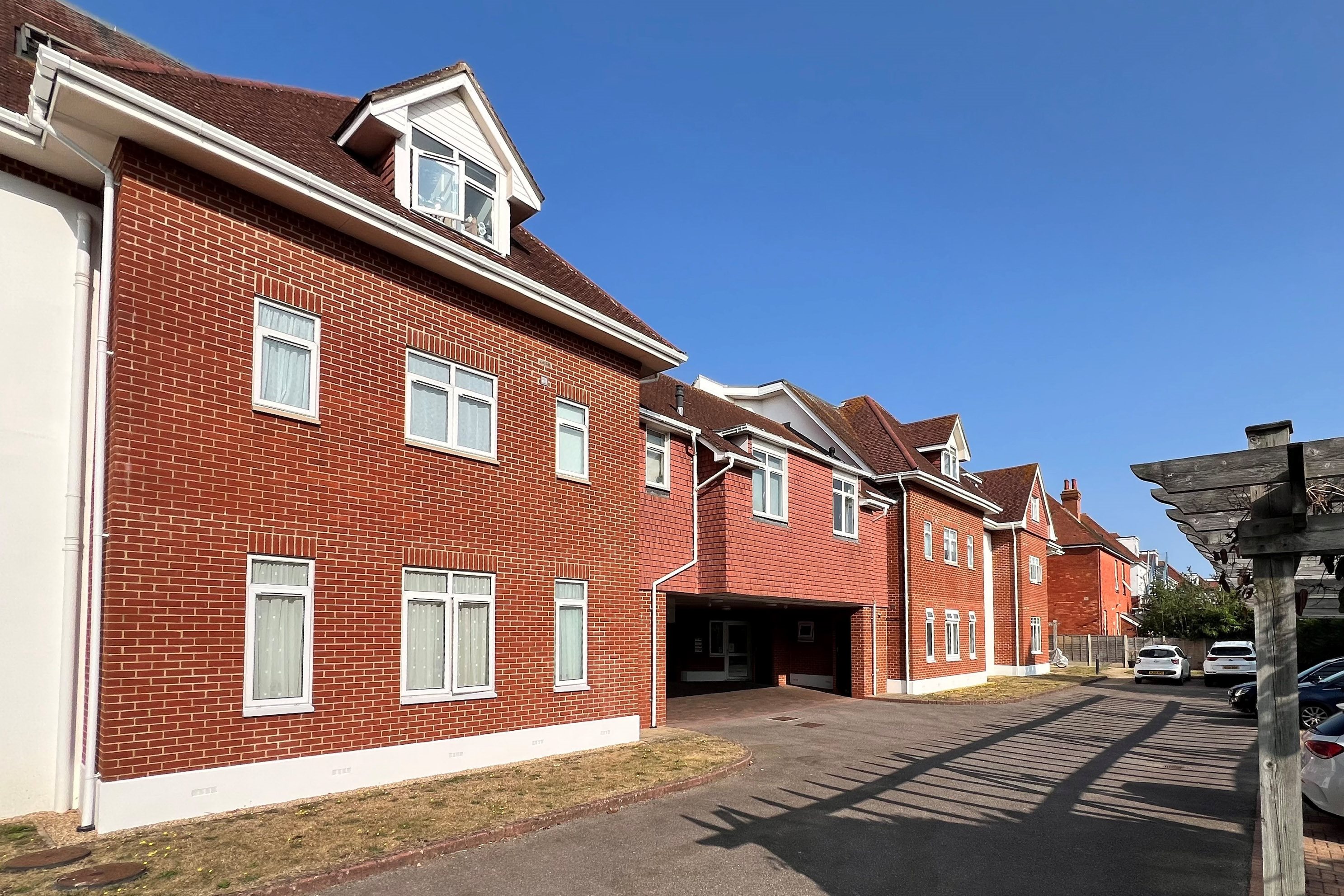 1 bed flat for sale in Grand Avenue, Bournemouth 7