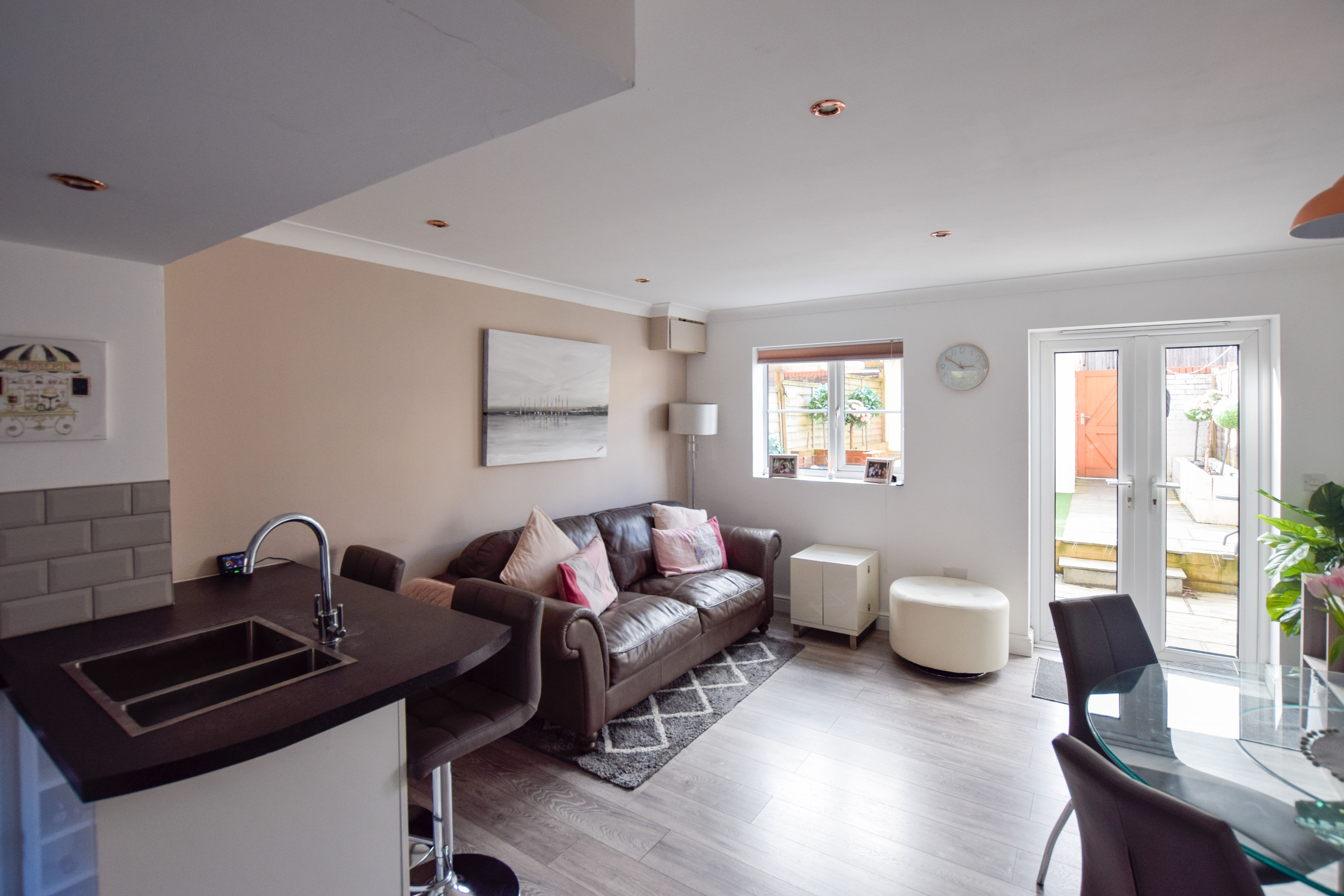 4 bed town house for sale in Queens Road  - Property Image 2