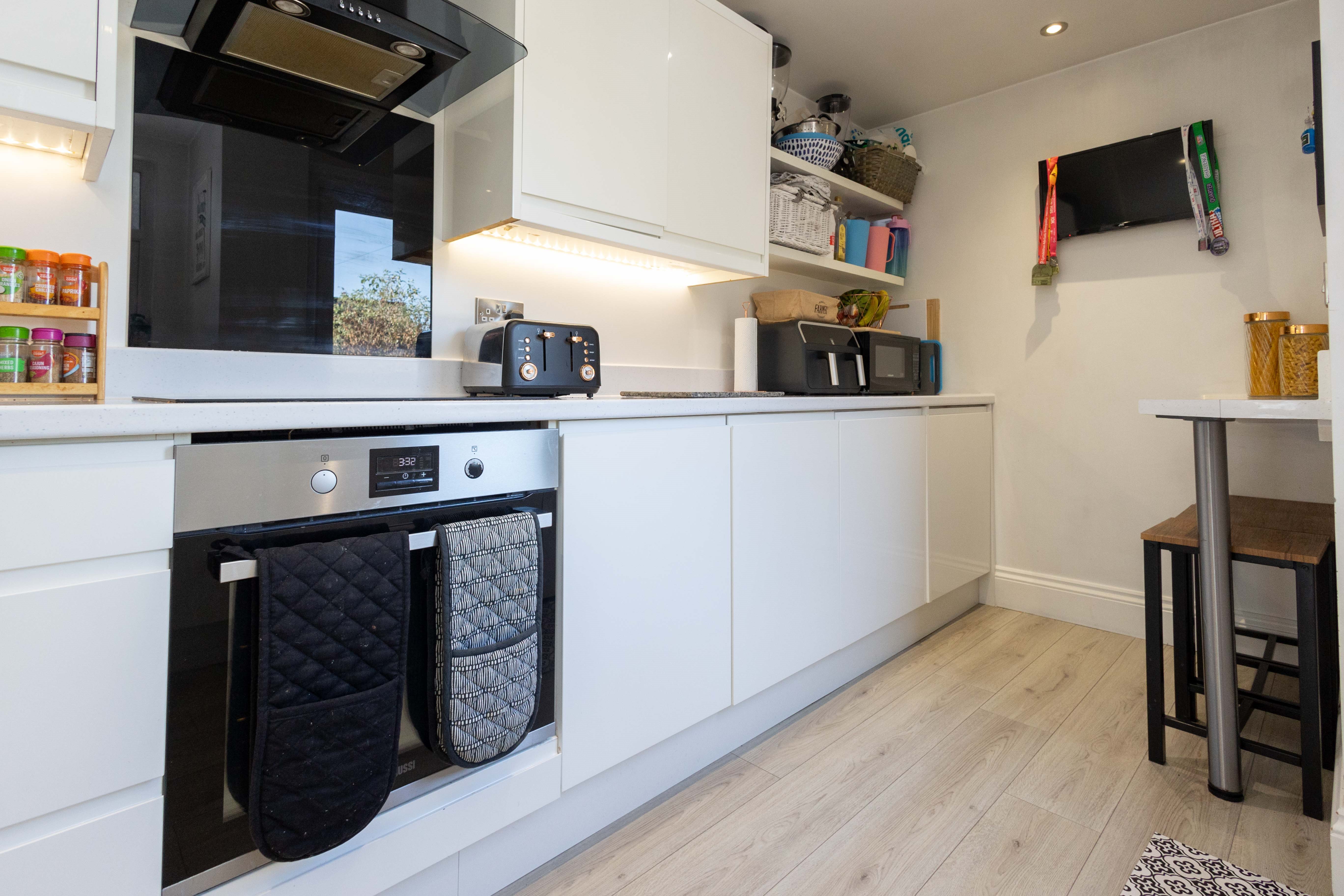 3 bed semi-detached house for sale in Wimborne Road, Bournemouth  - Property Image 4