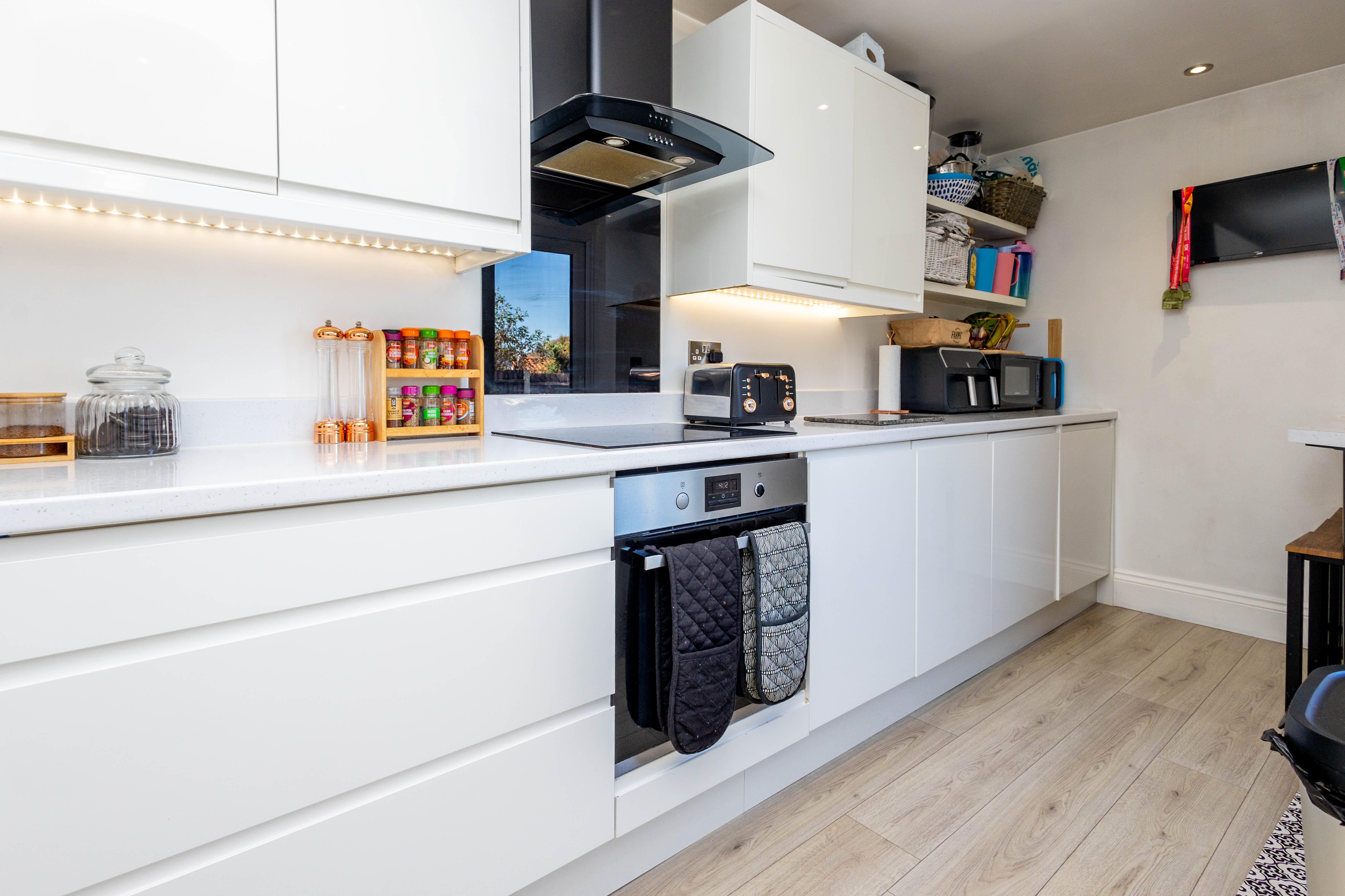 3 bed semi-detached house for sale in Wimborne Road, Bournemouth  - Property Image 8