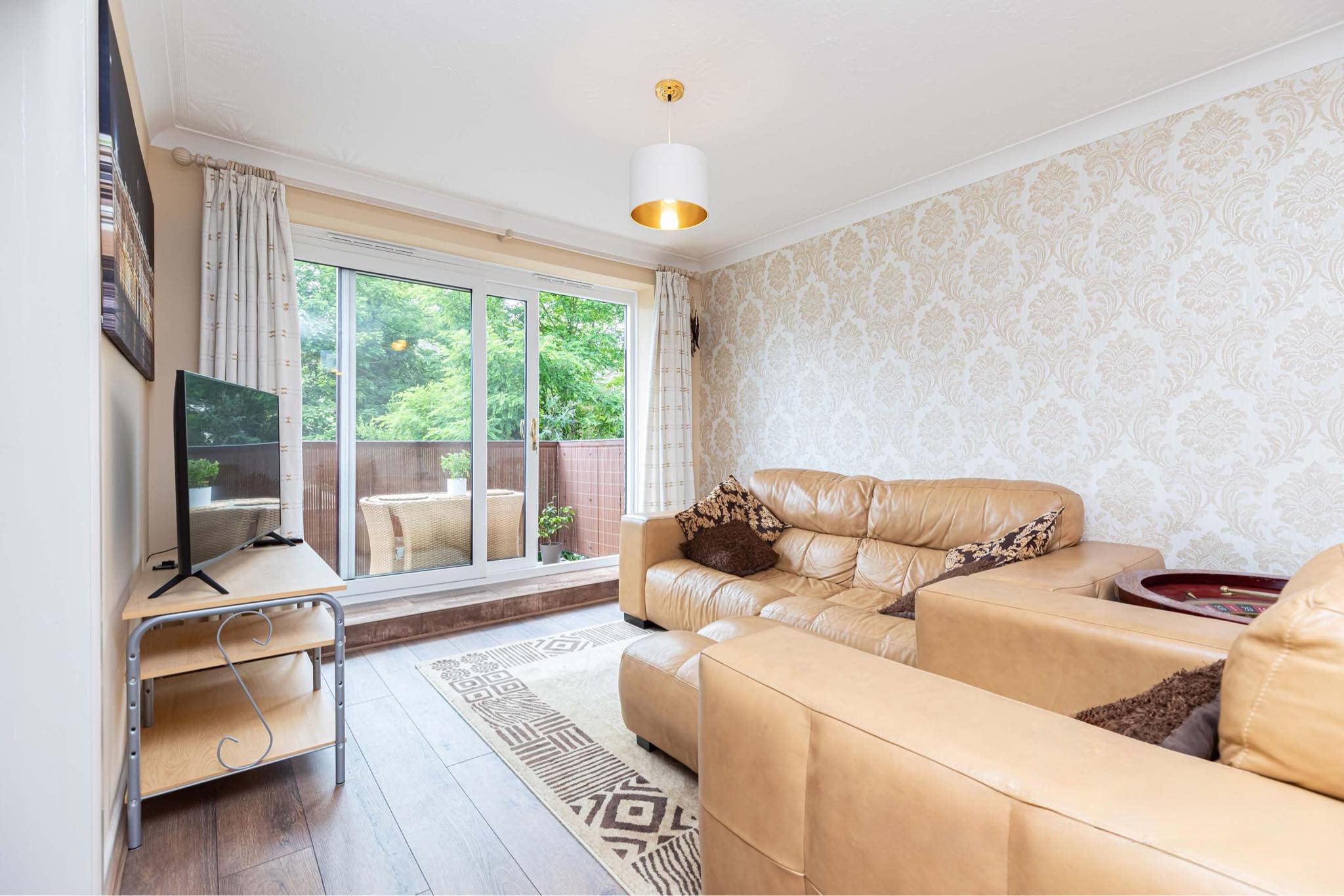 2 bed flat for sale in Suffolk Road  - Property Image 4