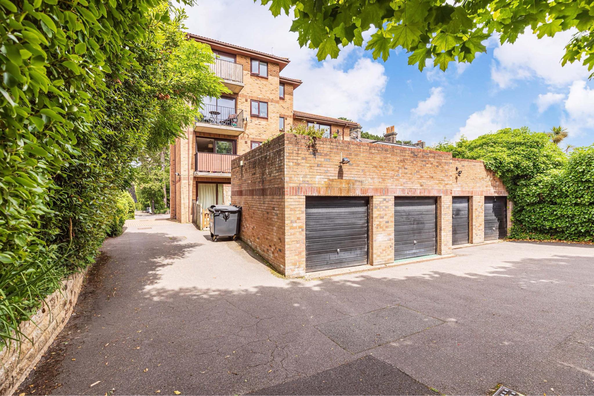 2 bed flat for sale in Suffolk Road  - Property Image 9