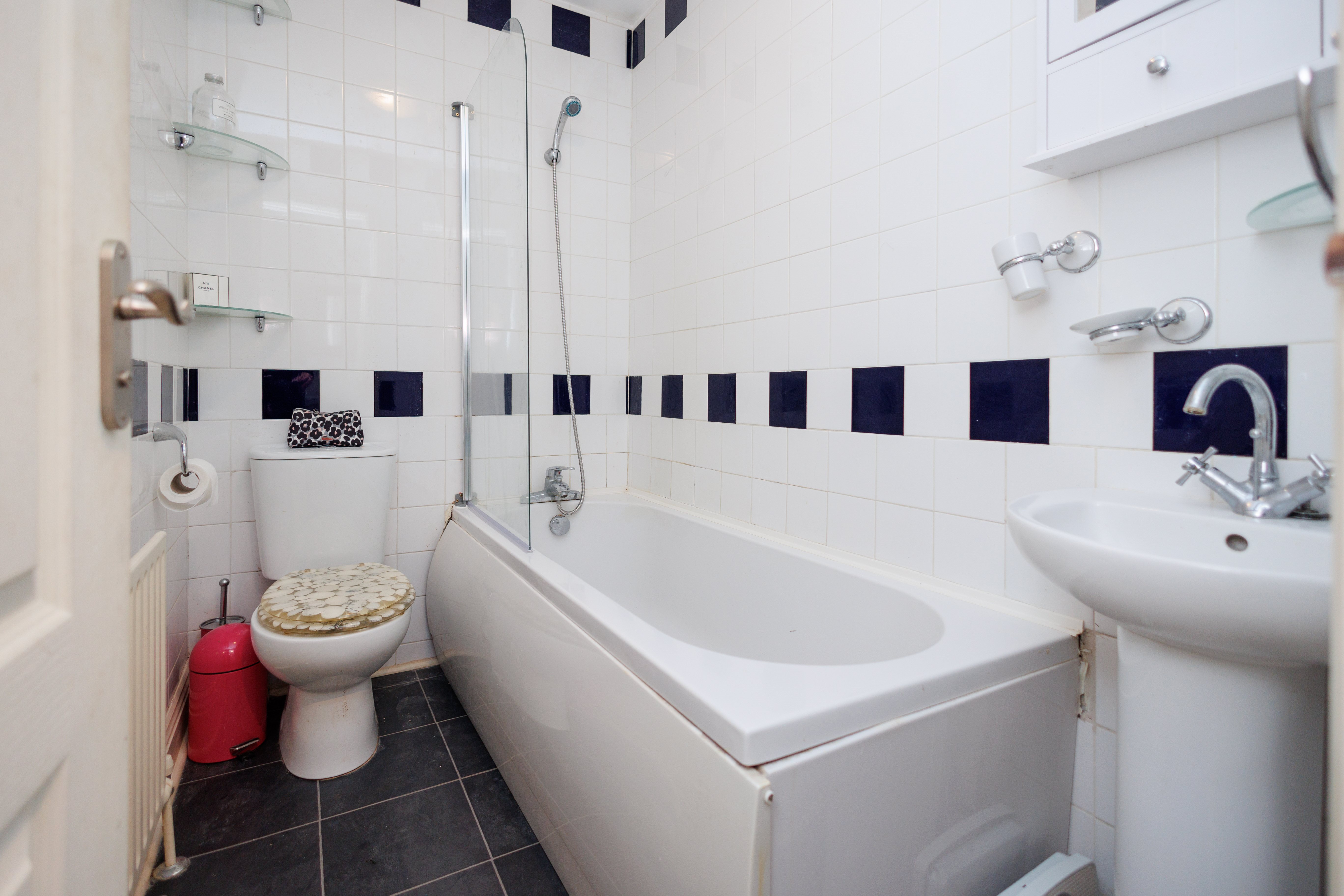 1 bed ground floor flat for sale in Verulam Place  - Property Image 6