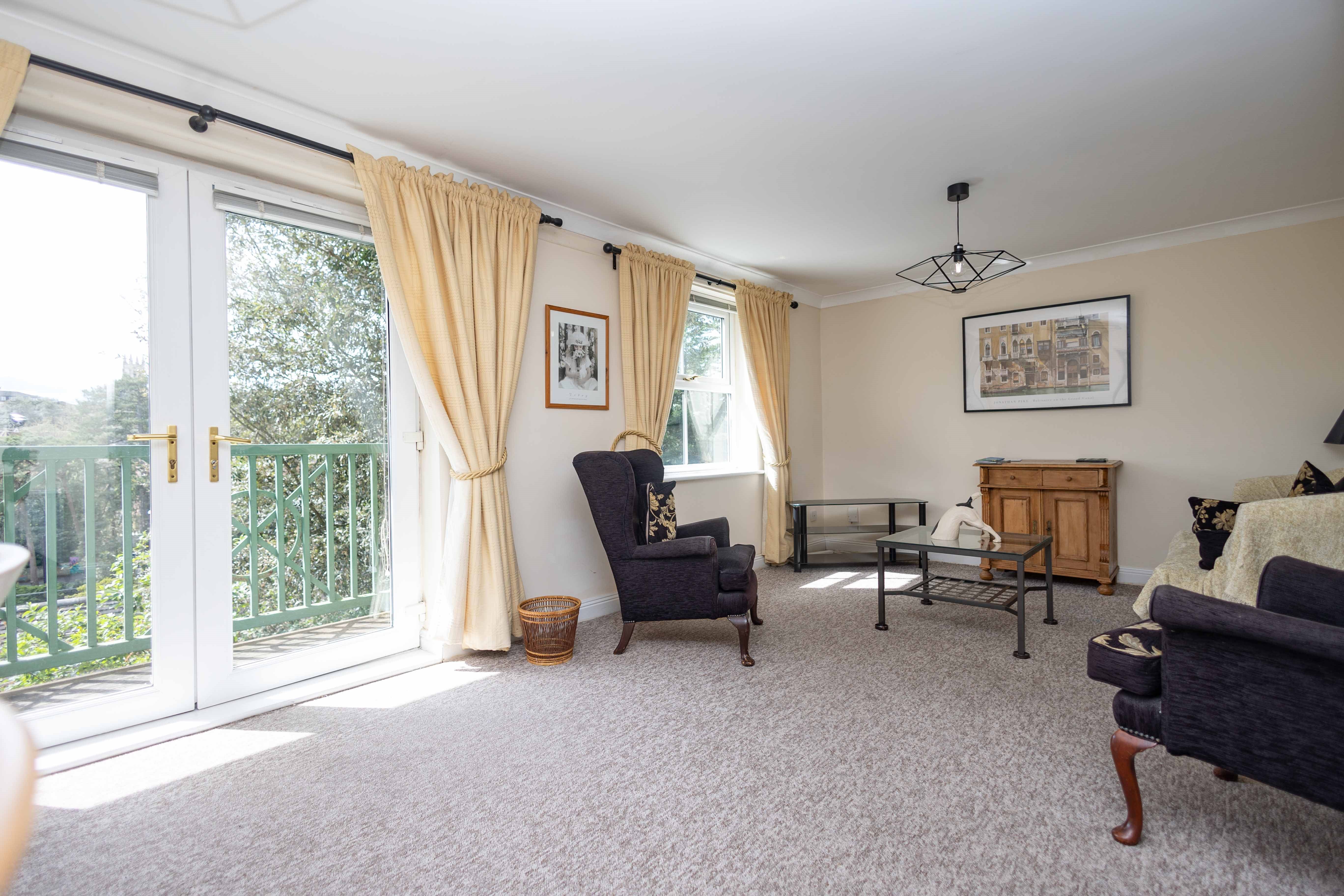 2 bed flat for sale in St. Stephens Road, Bournemouth 2