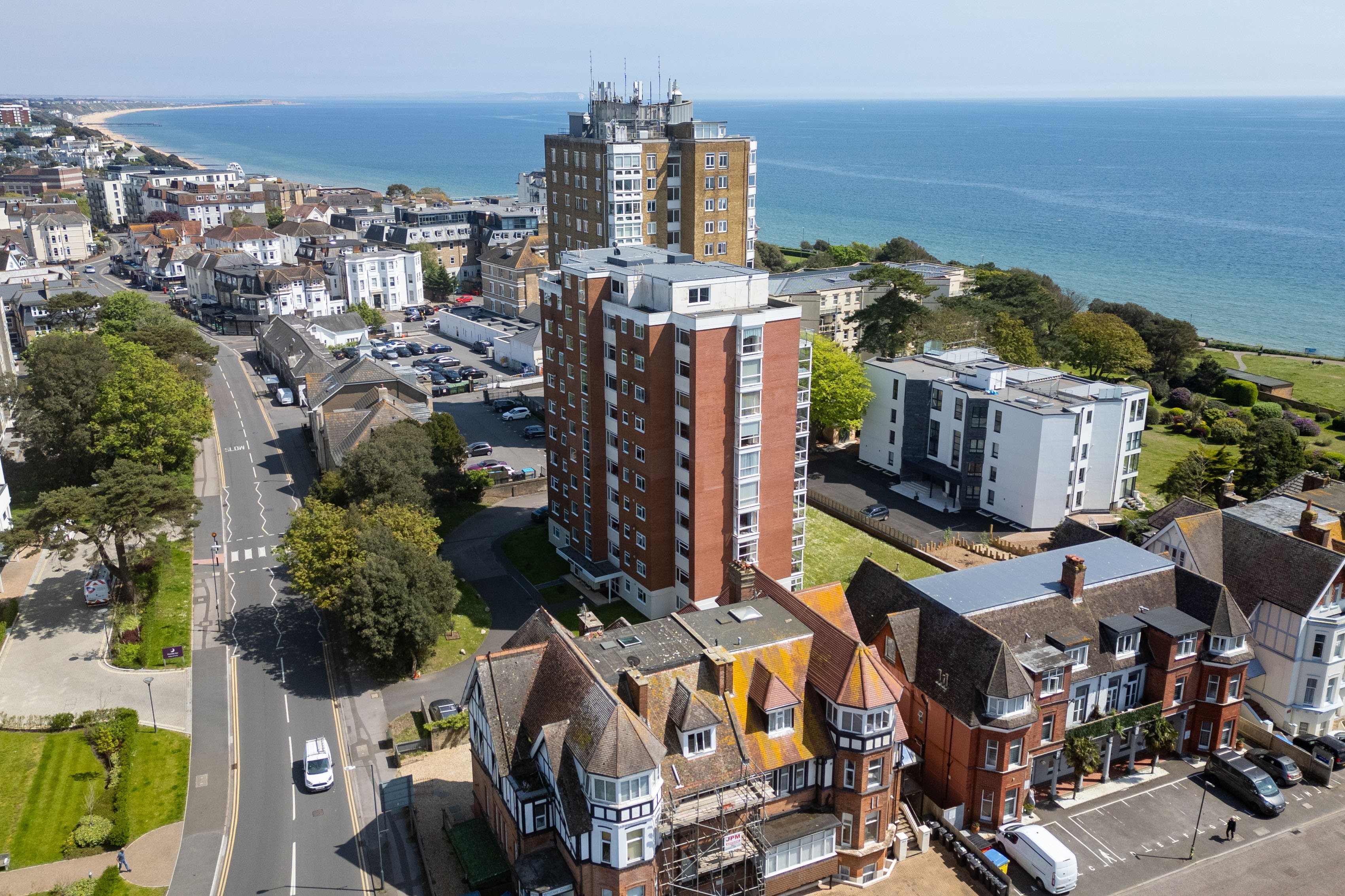 2 bed flat for sale in West Cliff Road, Bournemouth  - Property Image 2