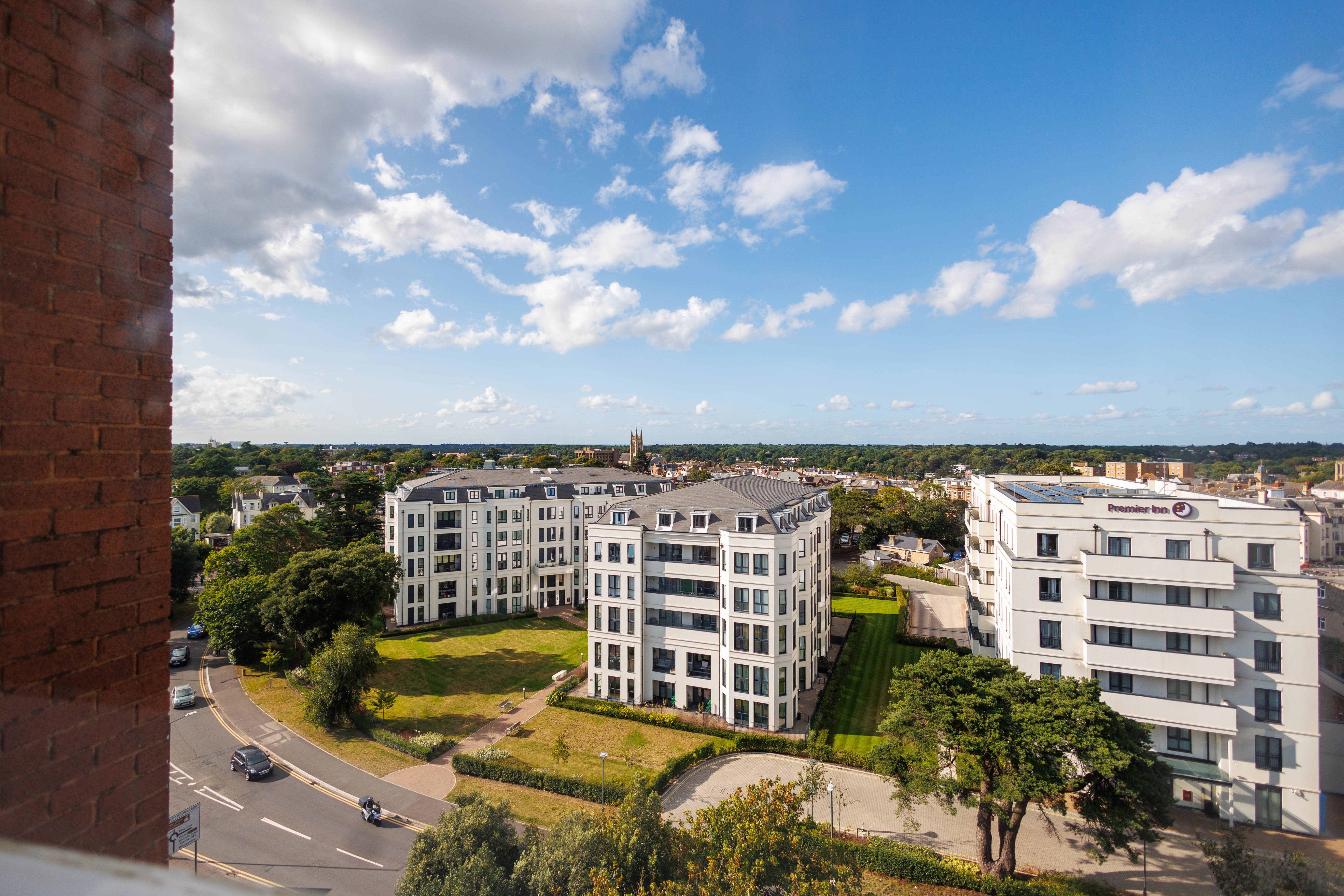 2 bed flat for sale in West Cliff Road, Bournemouth  - Property Image 7