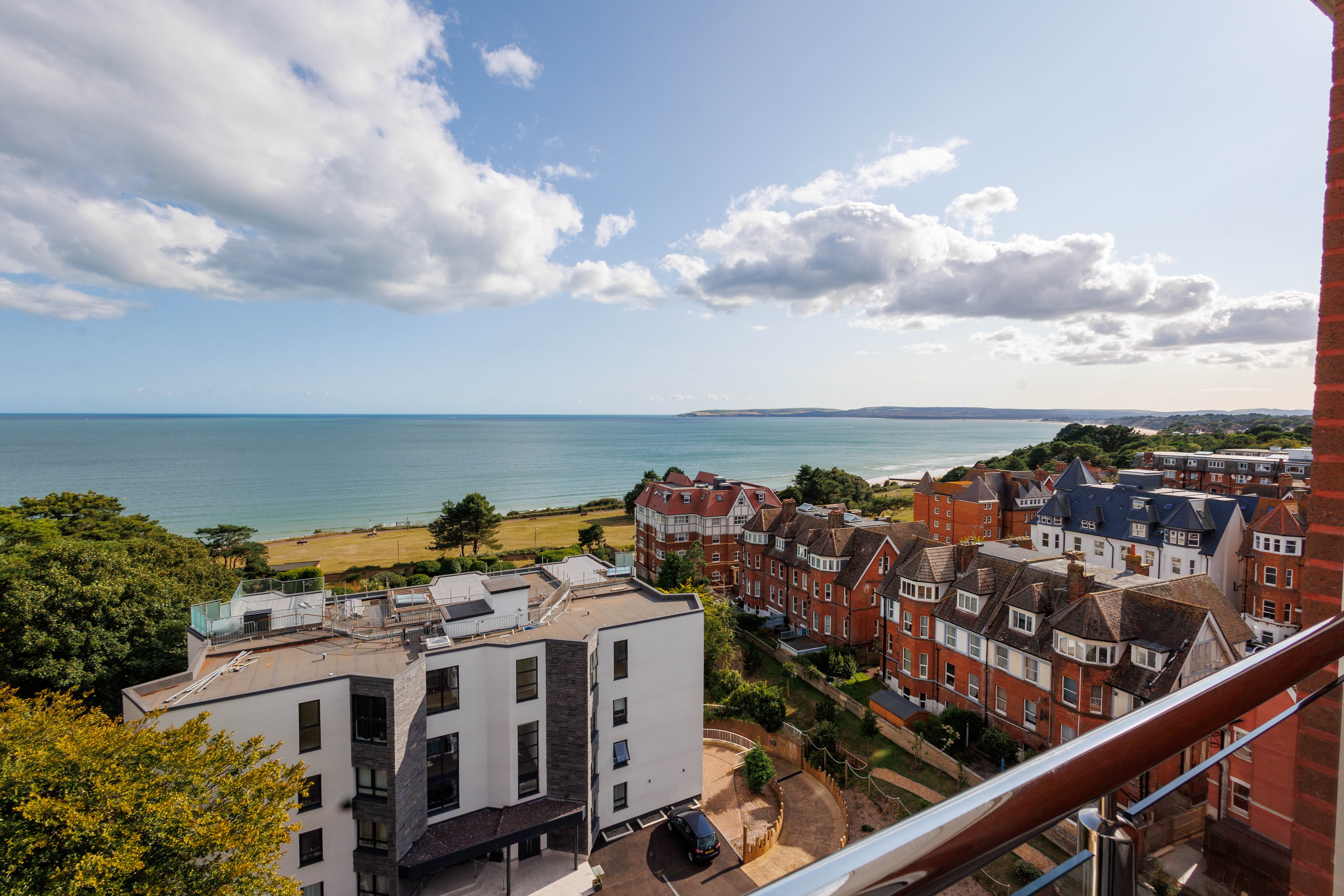 2 bed flat for sale in West Cliff Road, Bournemouth  - Property Image 6